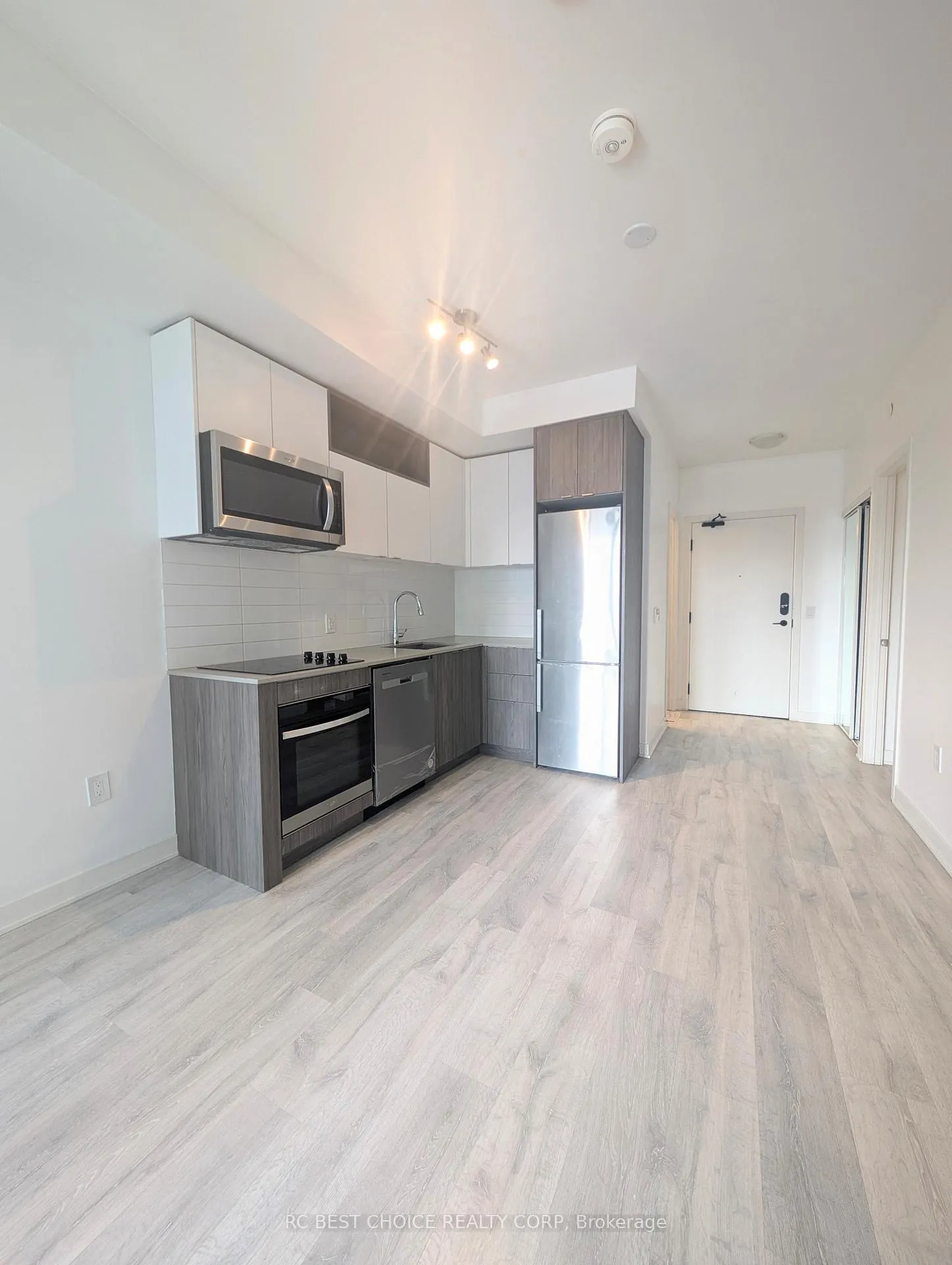 Photo 1 of Unit 835, 70 Princess St Street, Toronto, Waterfront Communities — HOMEH