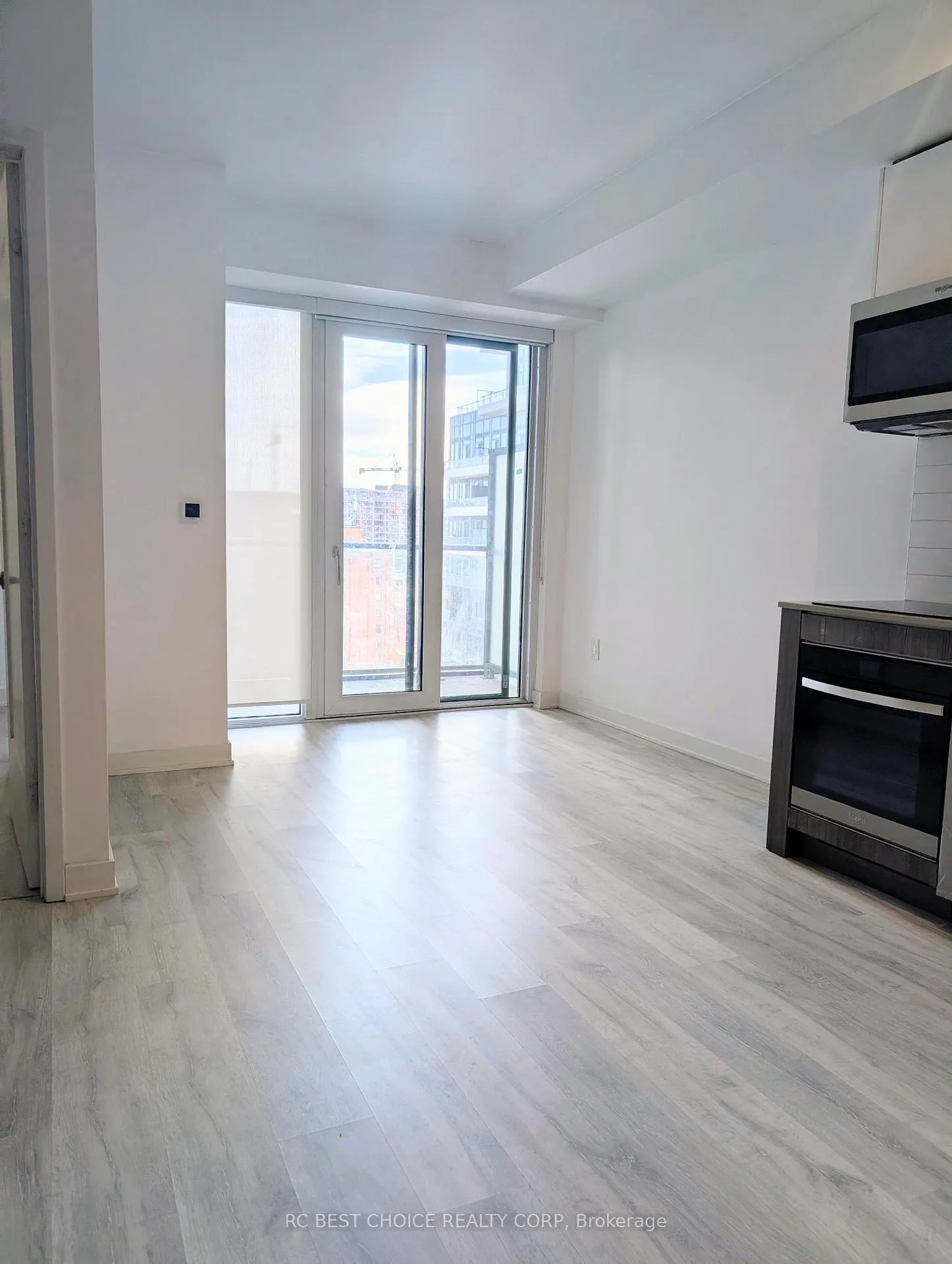 Photo 3 of Unit 835, 70 Princess St Street, Toronto, Waterfront Communities — HOMEH