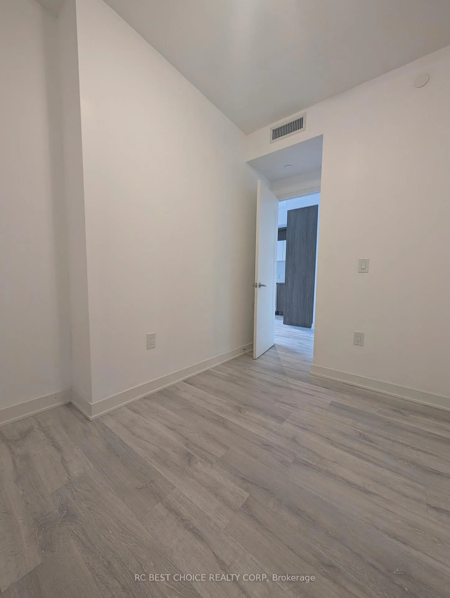 Photo 6 of Unit 835, 70 Princess St Street, Toronto, Waterfront Communities — HOMEH