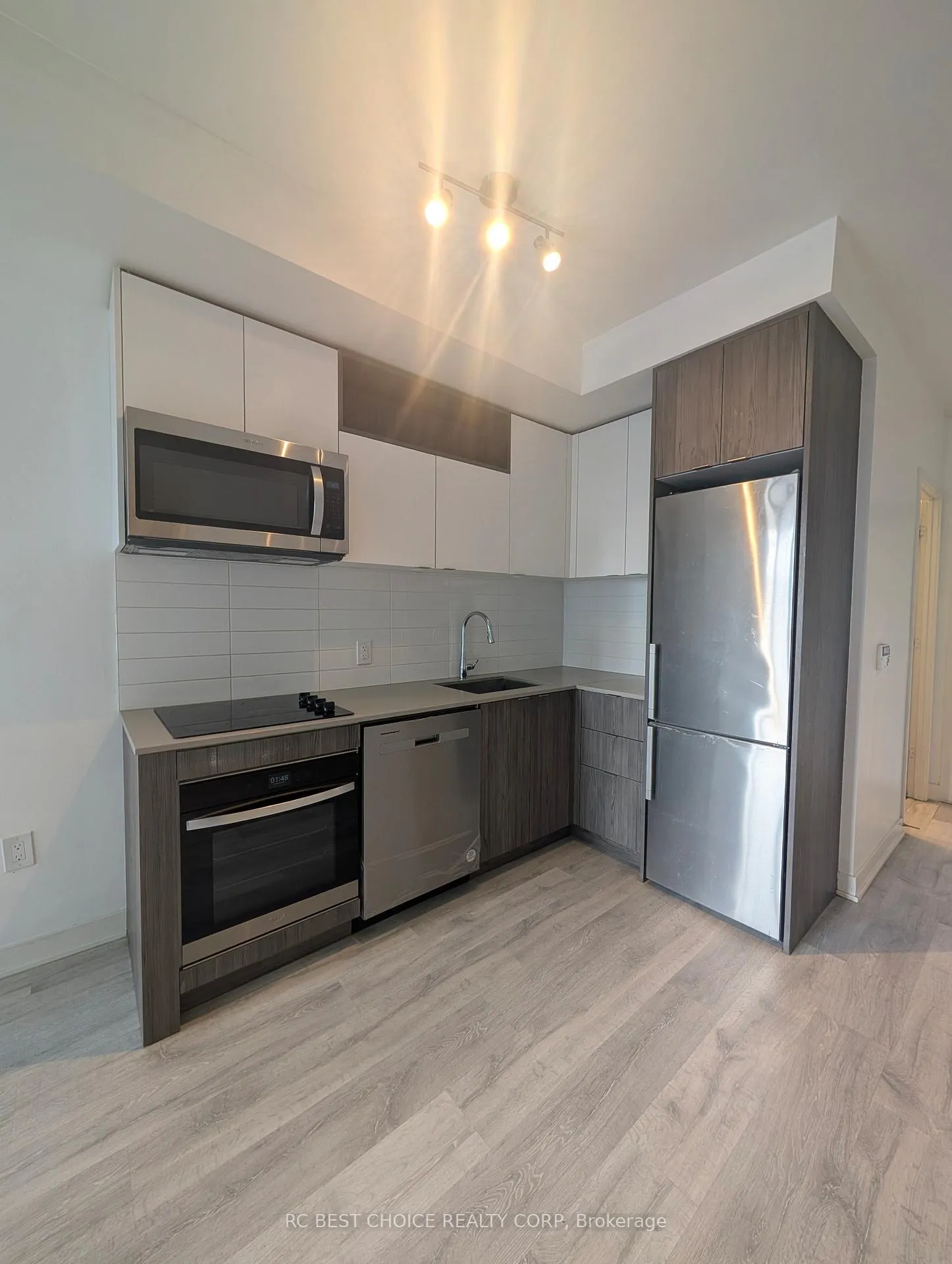 Photo 9 of Unit 835, 70 Princess St Street, Toronto, Waterfront Communities — HOMEH