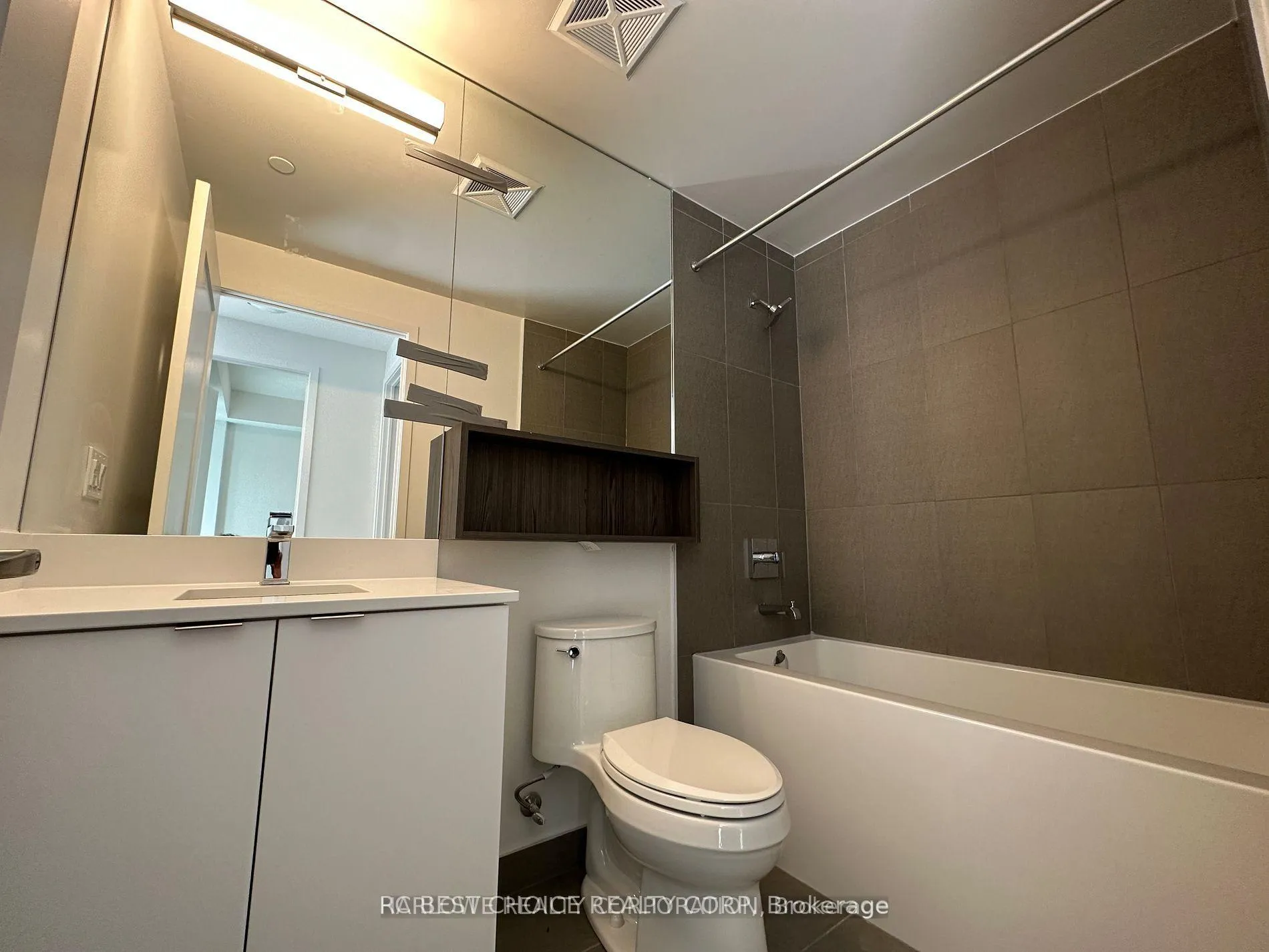 Photo 12 of Unit 835, 70 Princess St Street, Toronto, Waterfront Communities — HOMEH