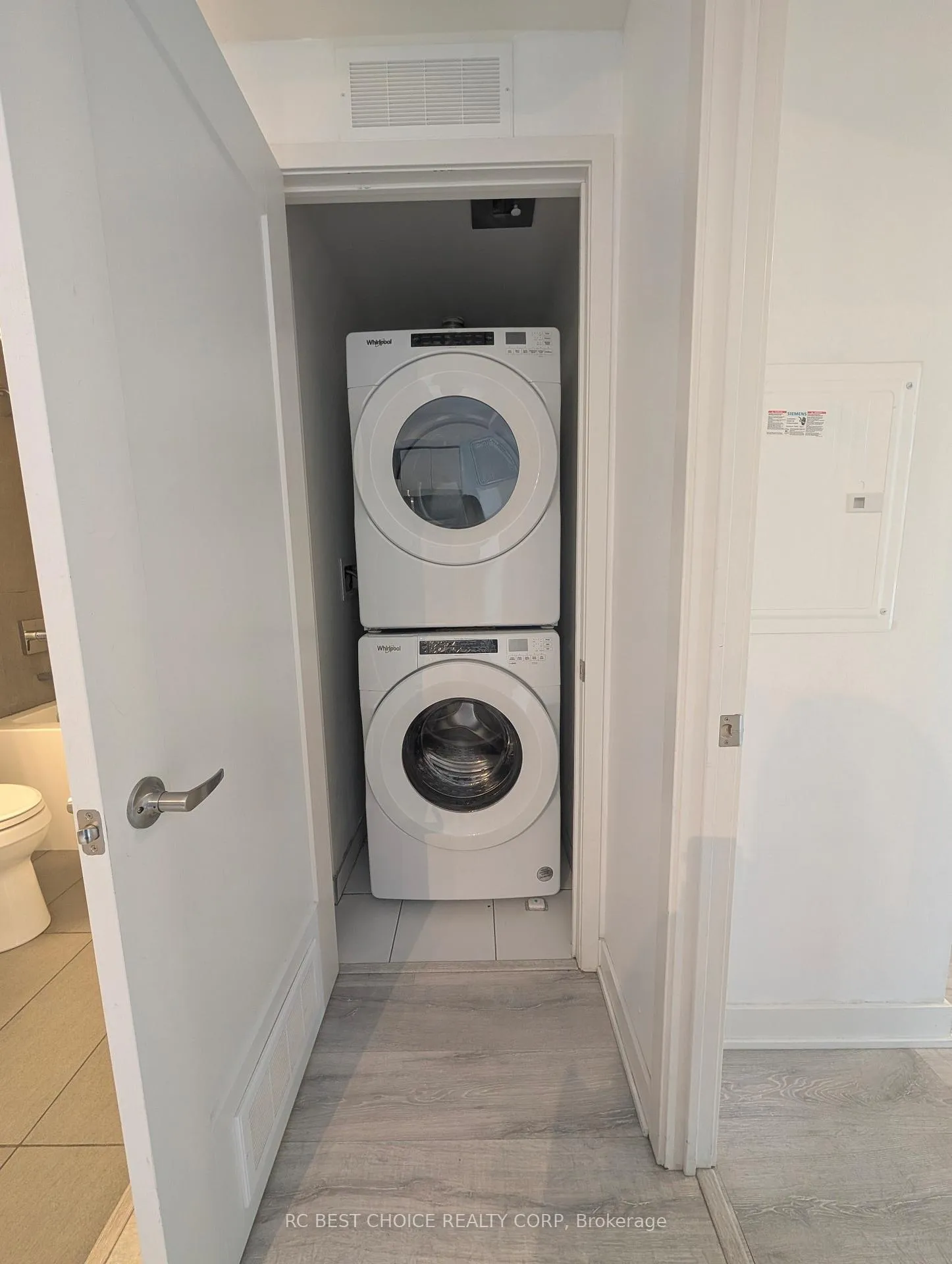 Photo 13 of Unit 835, 70 Princess St Street, Toronto, Waterfront Communities — HOMEH