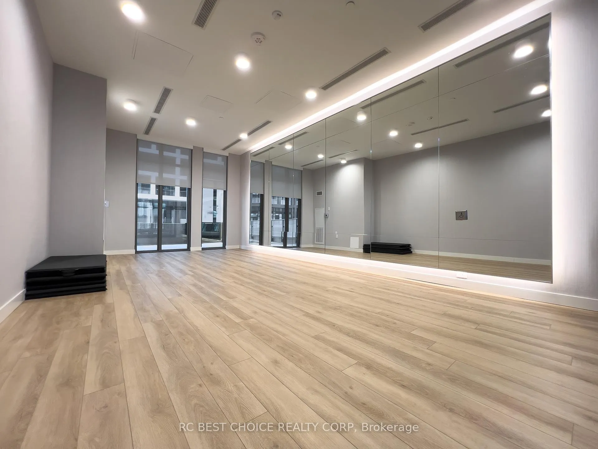 Photo 16 of Unit 835, 70 Princess St Street, Toronto, Waterfront Communities — HOMEH
