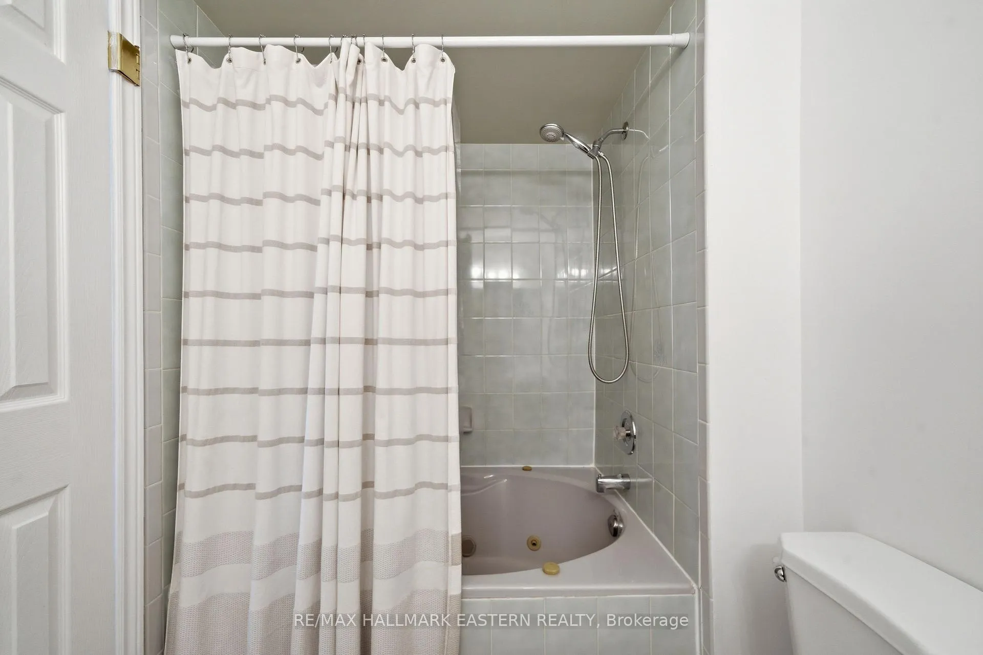 Photo 25 of 537 Wilfred Drive, Peterborough, Otonabee Ward 1 — HOMEH