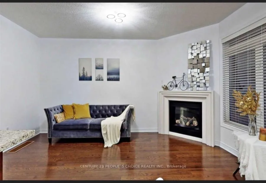 Photo 5 of 80 Lorenzo Circle, Brampton, Sandringham-Wellington — HOMEH