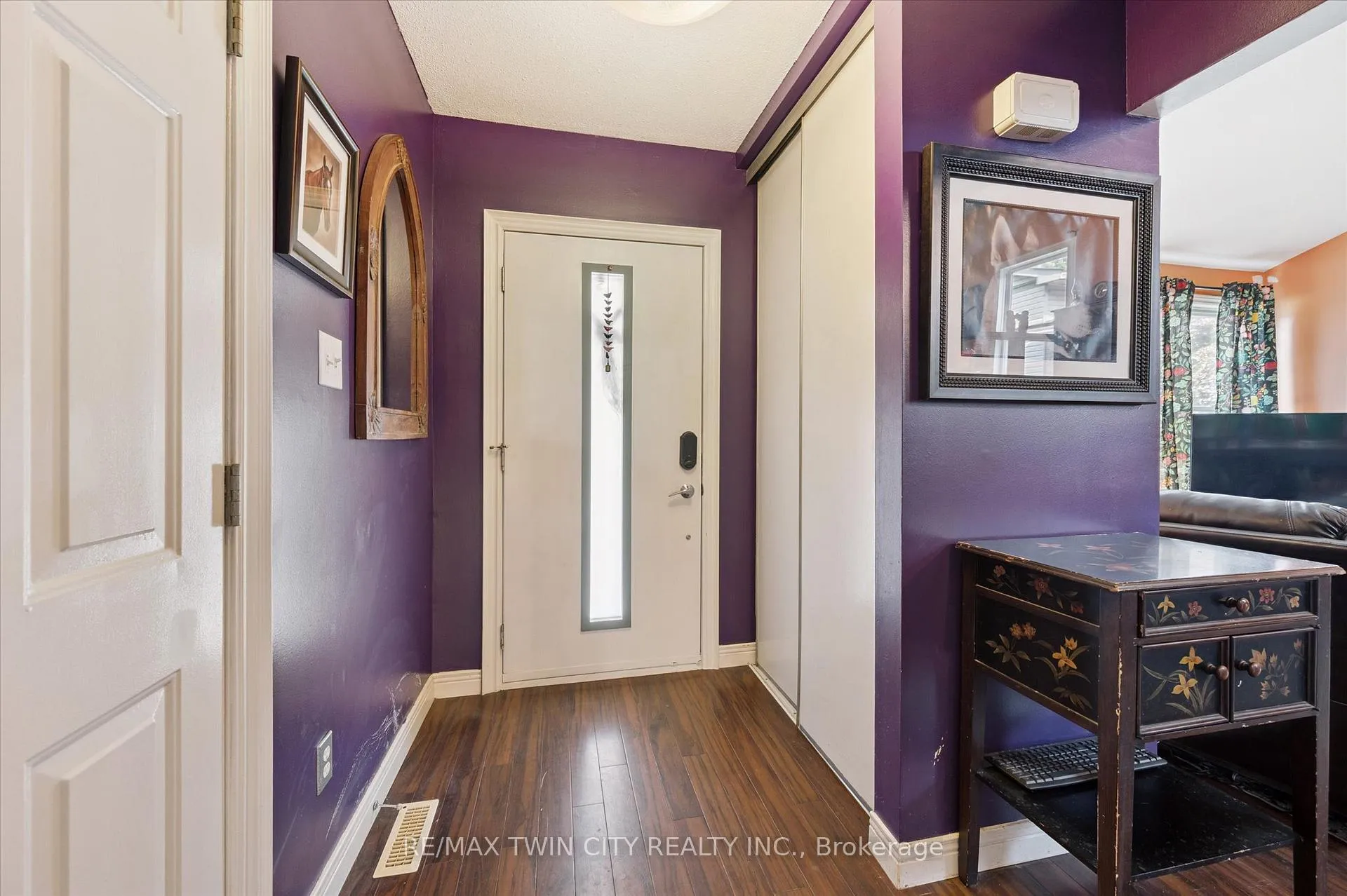Photo 5 of 31 Saxony Circle, Cambridge, Blair Road — HOMEH