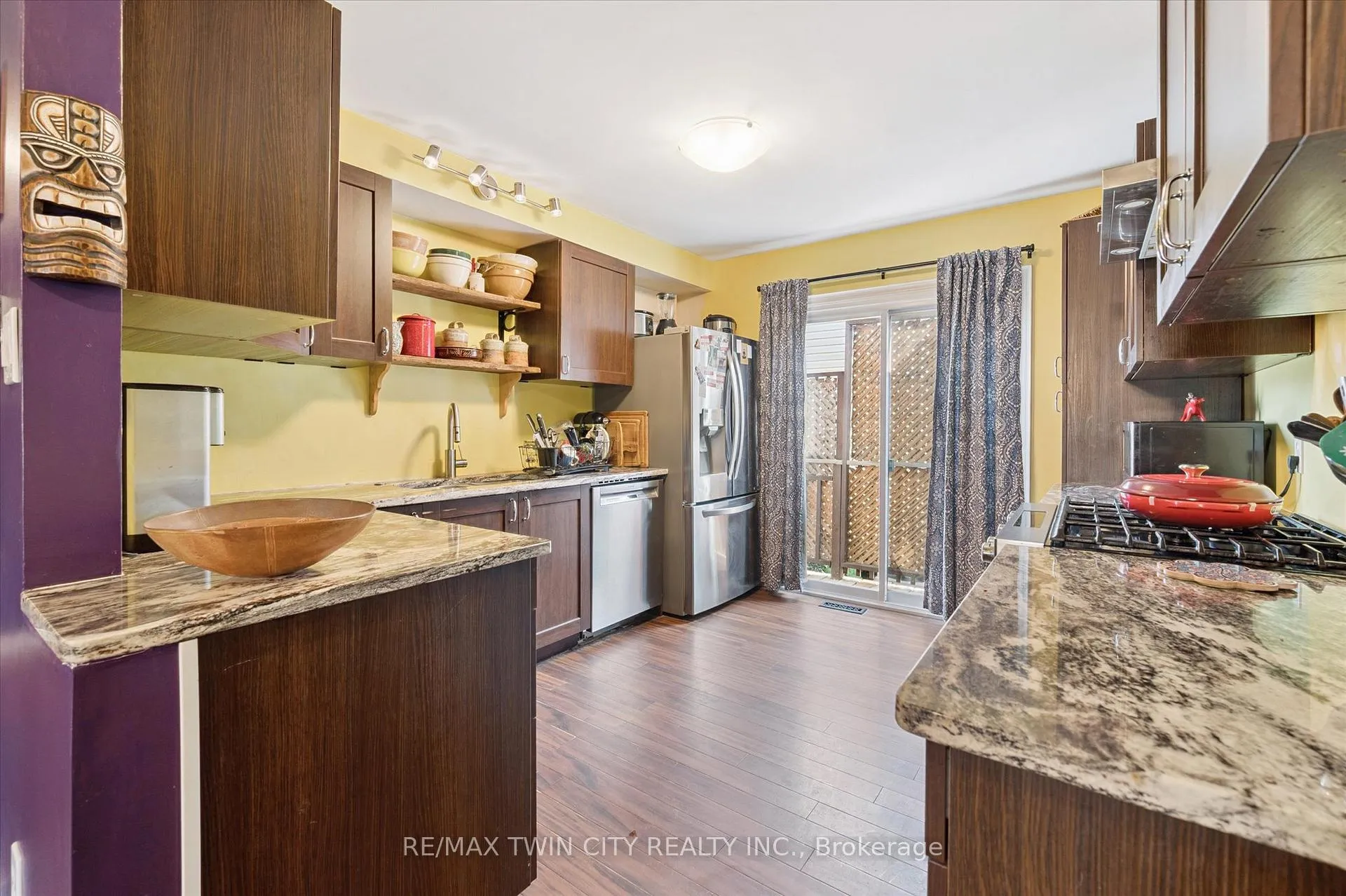 Photo 15 of 31 Saxony Circle, Cambridge, Blair Road — HOMEH