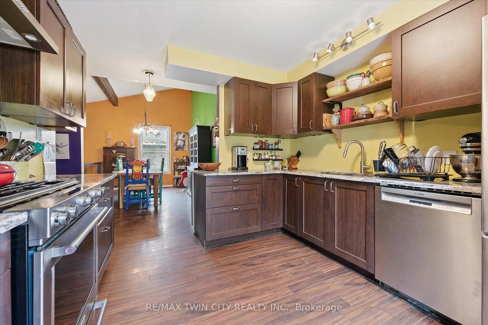 Photo 17 of 31 Saxony Circle, Cambridge, Blair Road — HOMEH
