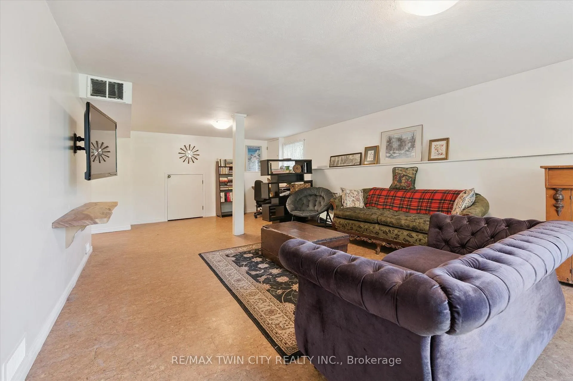 Photo 25 of 31 Saxony Circle, Cambridge, Blair Road — HOMEH