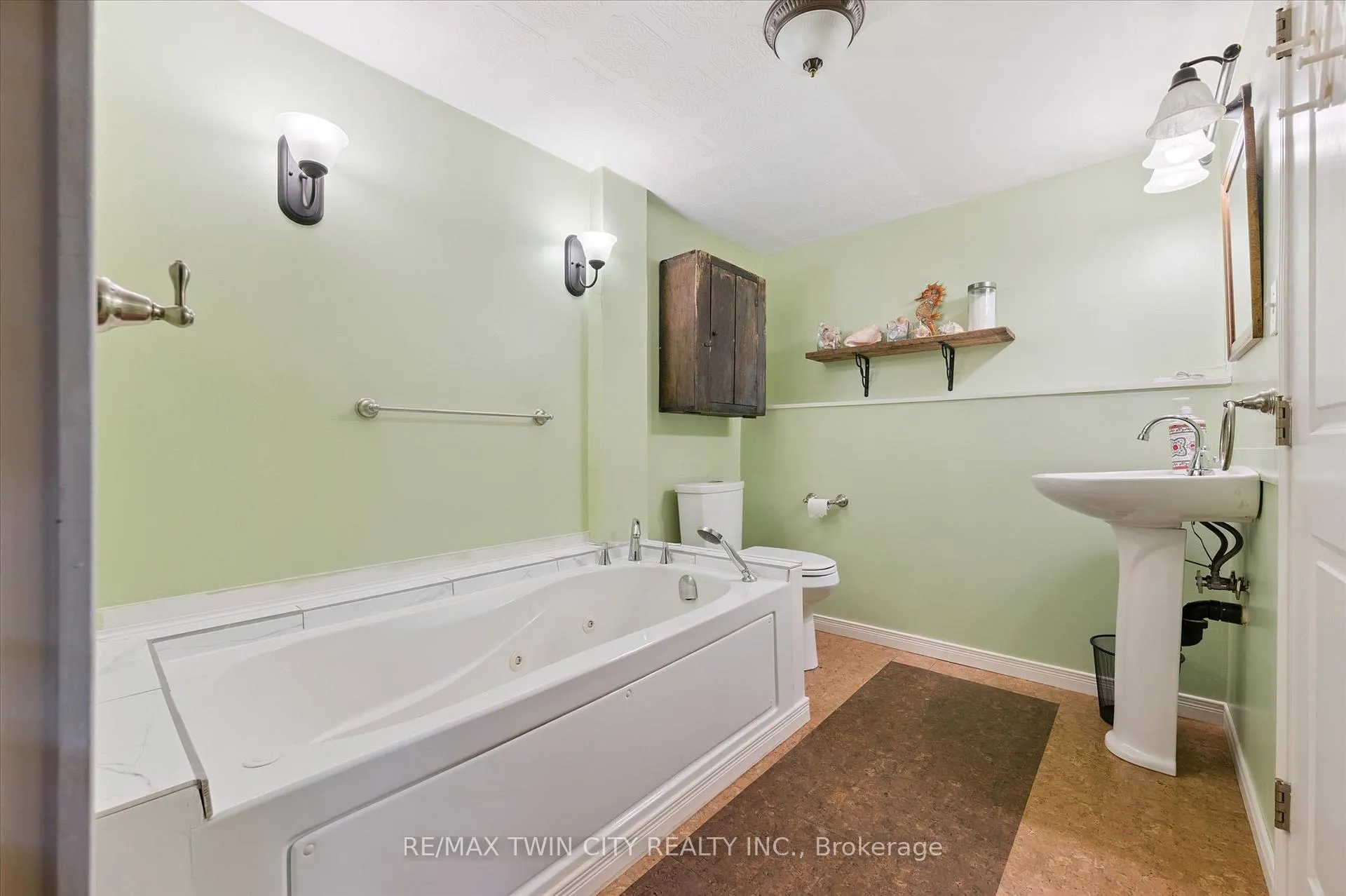 Photo 30 of 31 Saxony Circle, Cambridge, Blair Road — HOMEH