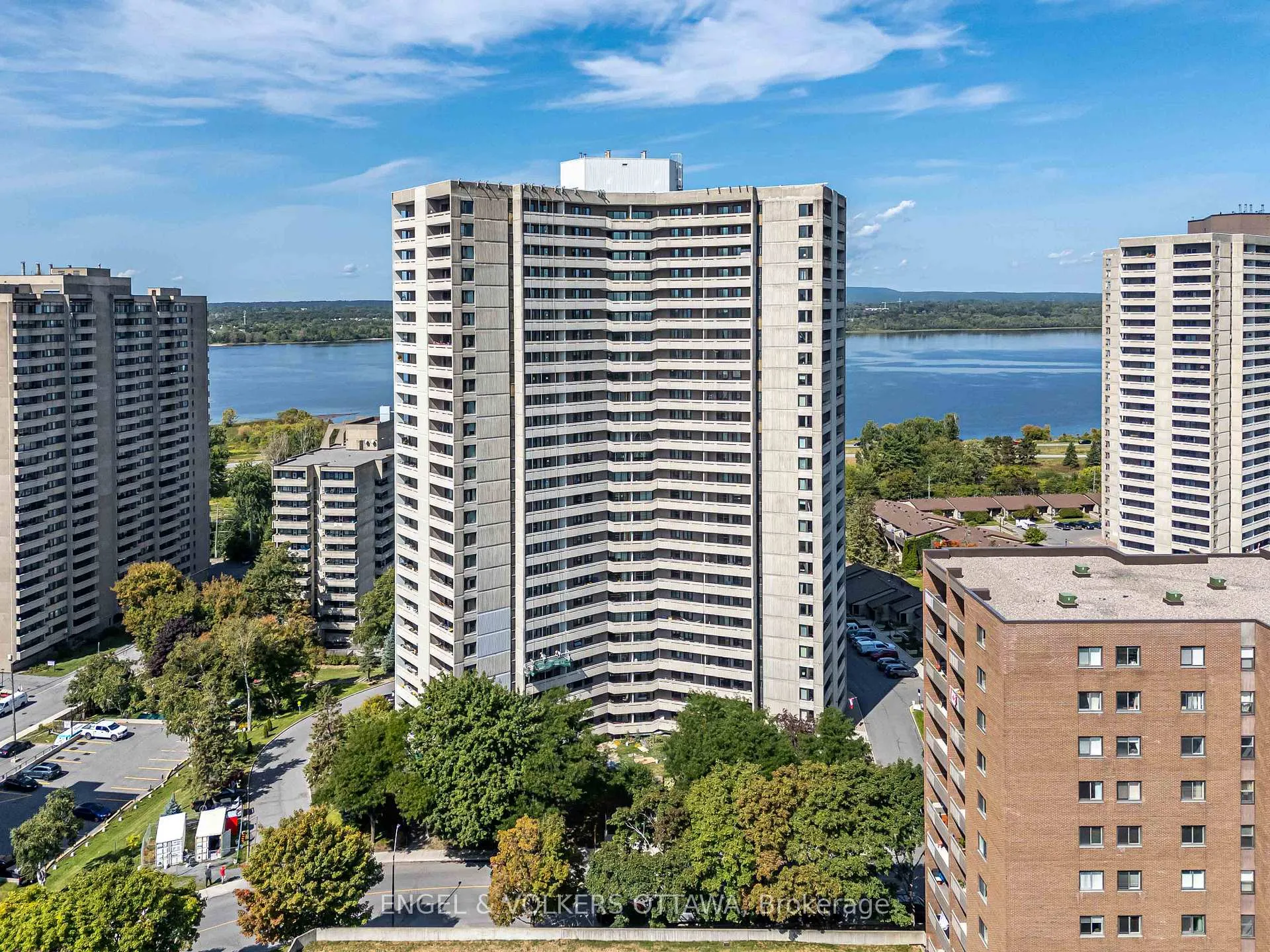 Photo 2 of Unit 606, 1171 Ambleside Drive, Ottawa, Woodroffe — HOMEH