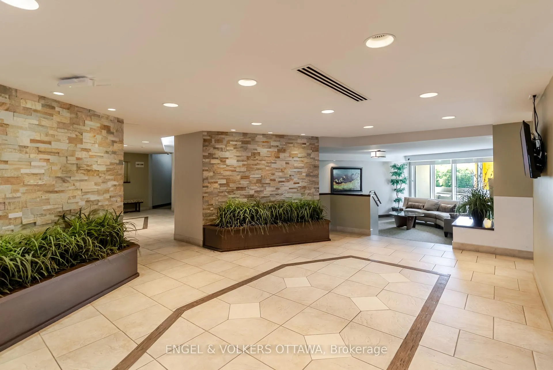 Photo 6 of Unit 606, 1171 Ambleside Drive, Ottawa, Woodroffe — HOMEH