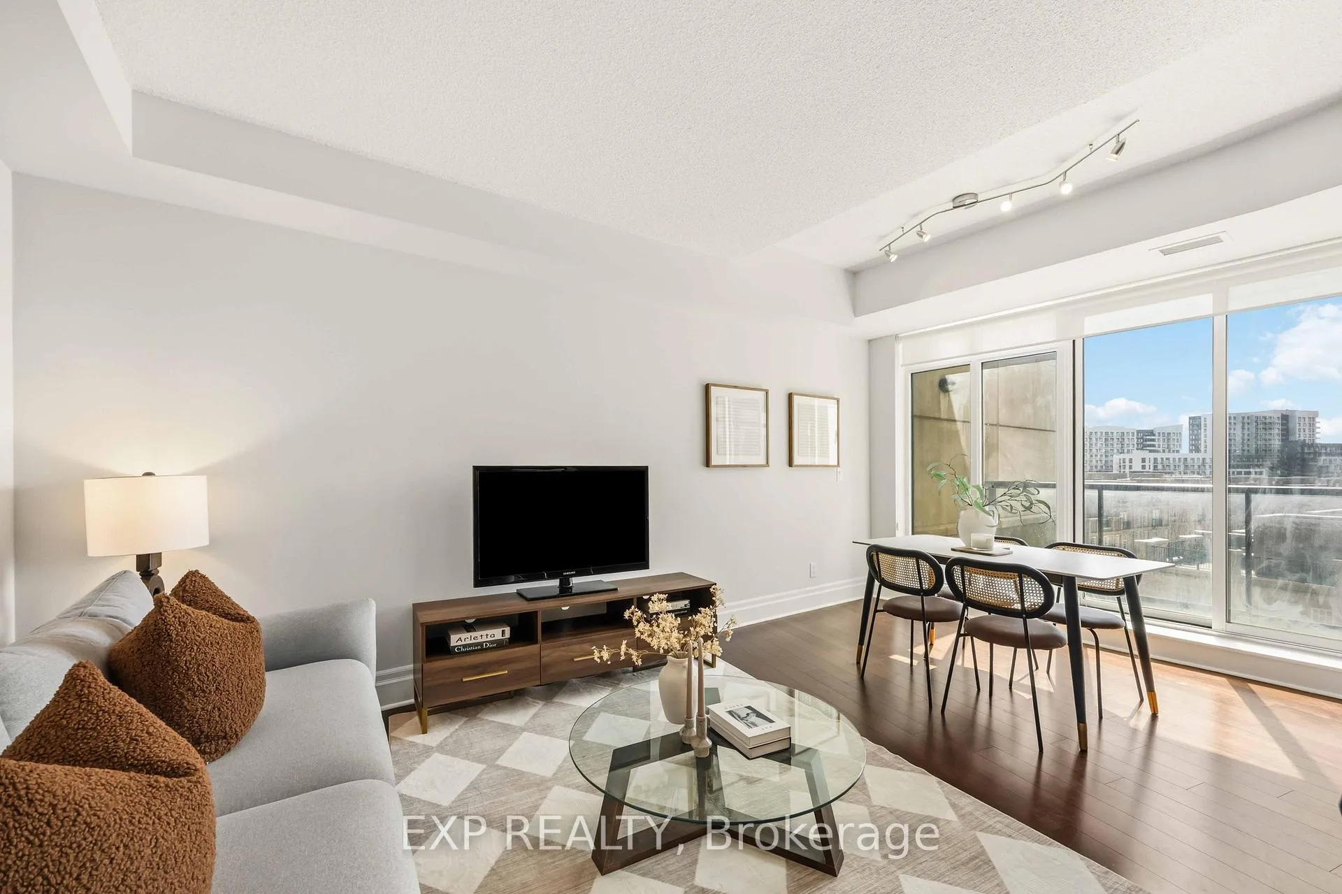 Photo 7 of Unit 617, 151 Upper Duke Crescent, Markham, Unionville — HOMEH