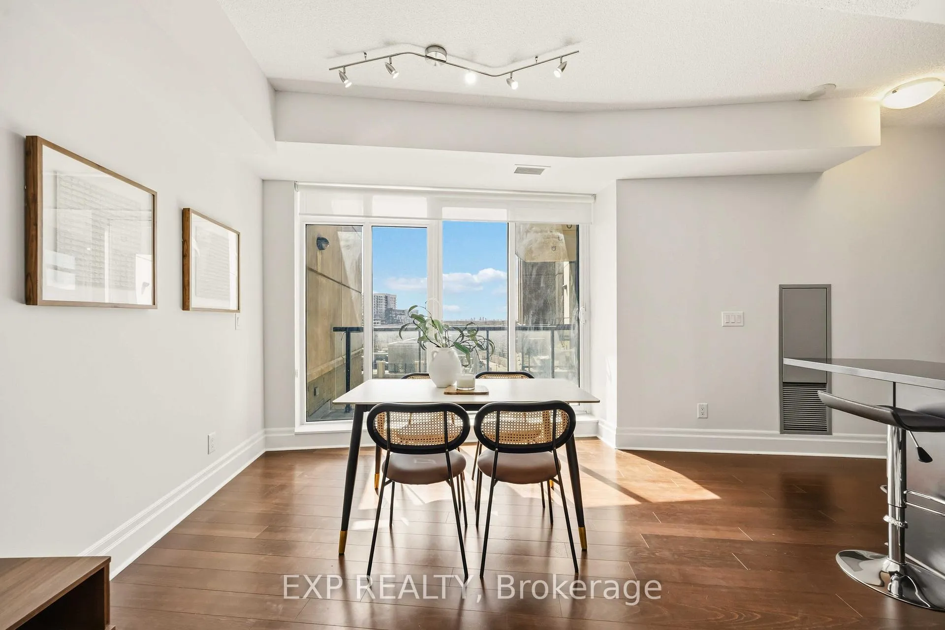 Photo 10 of Unit 617, 151 Upper Duke Crescent, Markham, Unionville — HOMEH