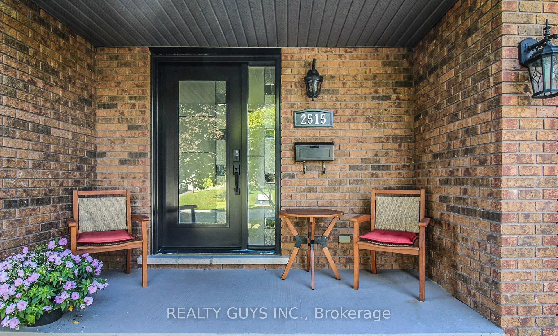 Photo 5 of 2515 Farmcrest Avenue, Peterborough, Ashburnham Ward 4 — HOMEH