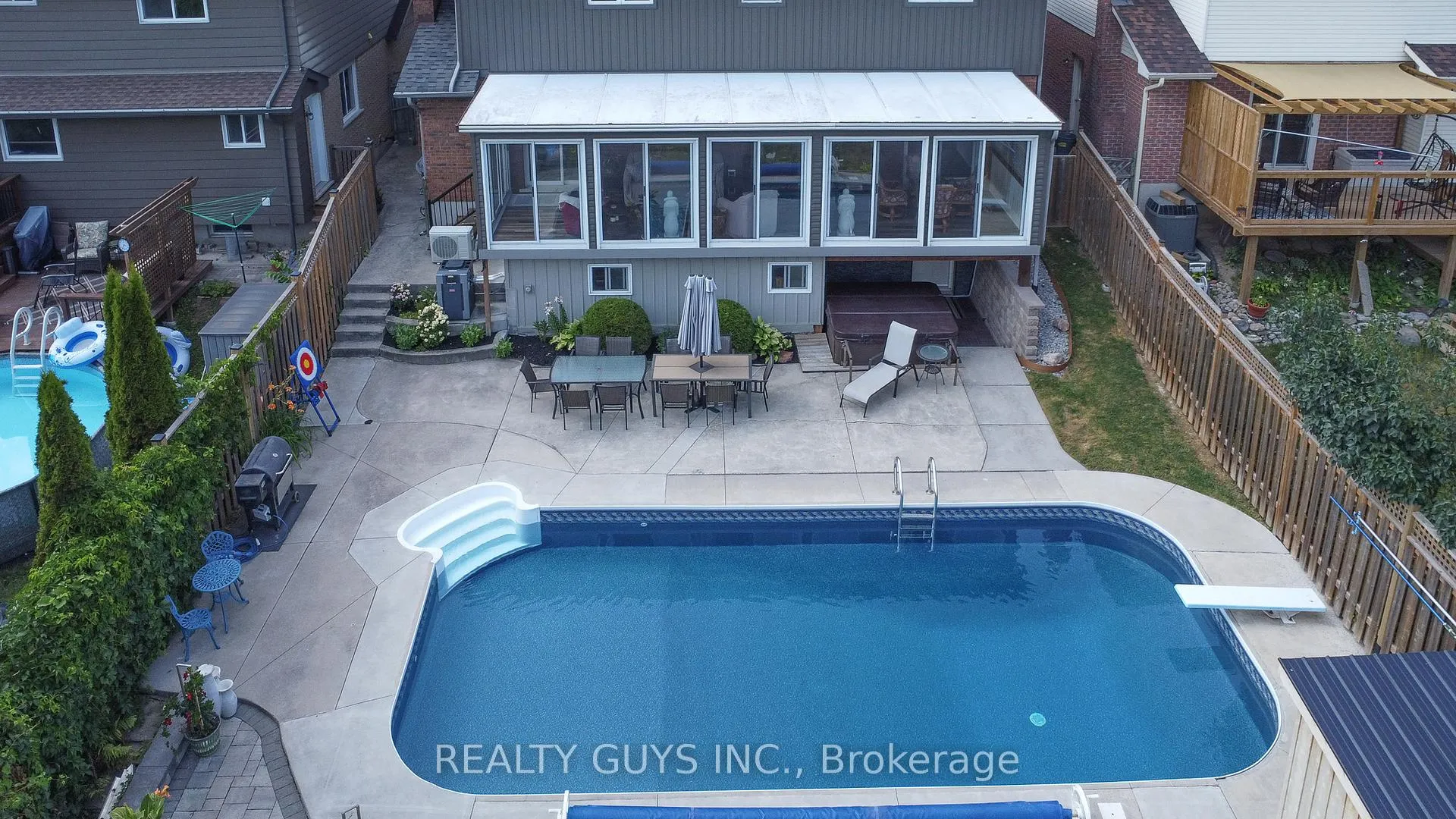 Photo 11 of 2515 Farmcrest Avenue, Peterborough, Ashburnham Ward 4 — HOMEH