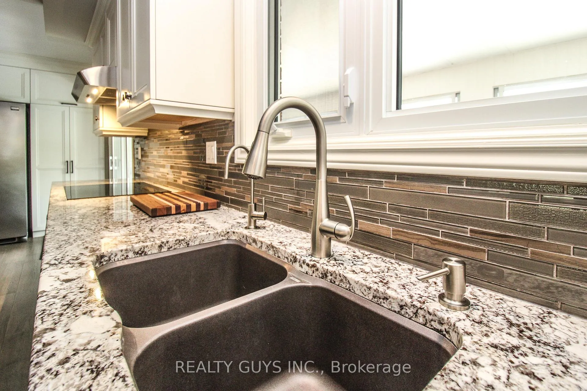 Photo 20 of 2515 Farmcrest Avenue, Peterborough, Ashburnham Ward 4 — HOMEH