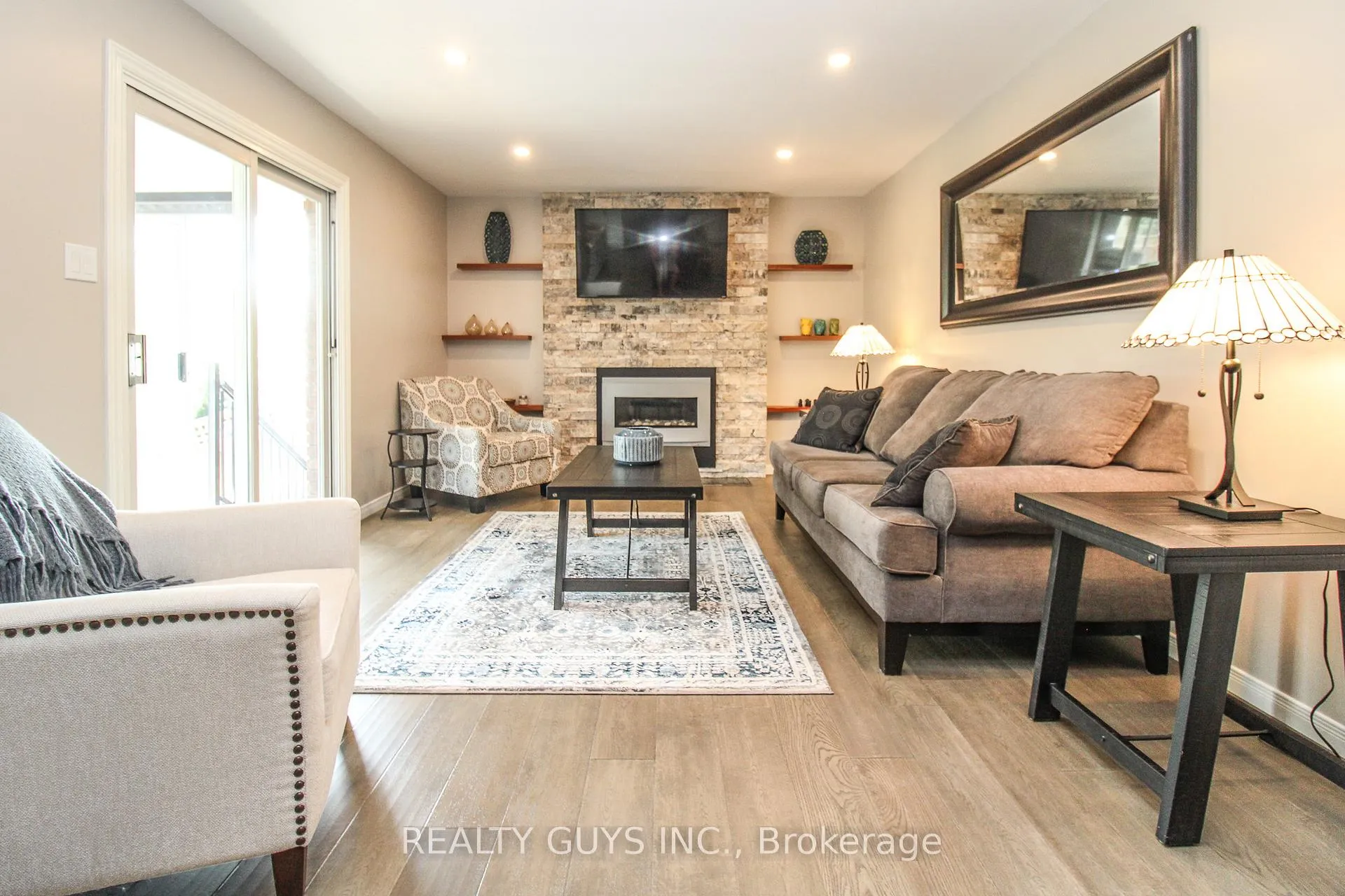 Photo 24 of 2515 Farmcrest Avenue, Peterborough, Ashburnham Ward 4 — HOMEH