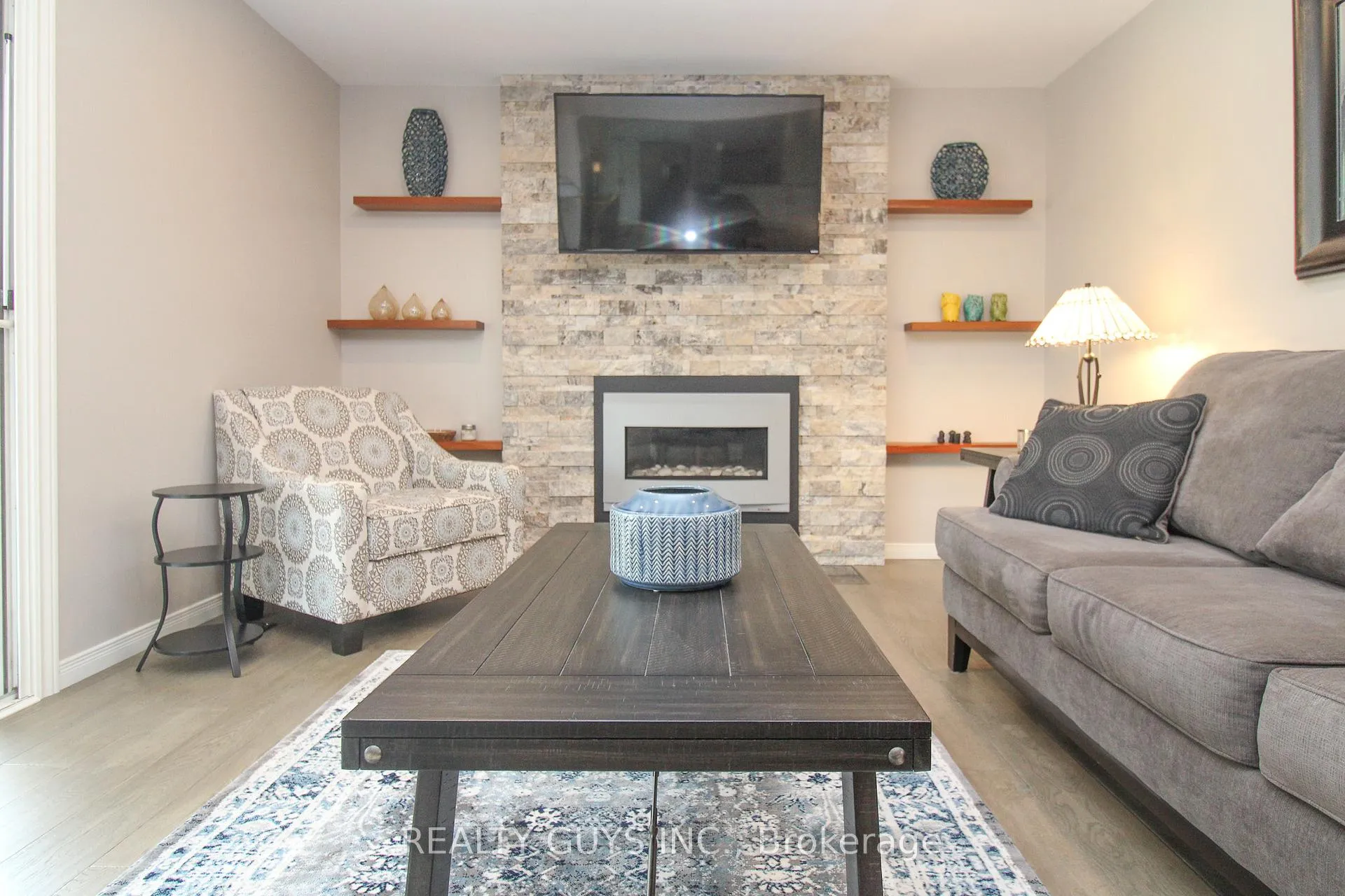 Photo 25 of 2515 Farmcrest Avenue, Peterborough, Ashburnham Ward 4 — HOMEH