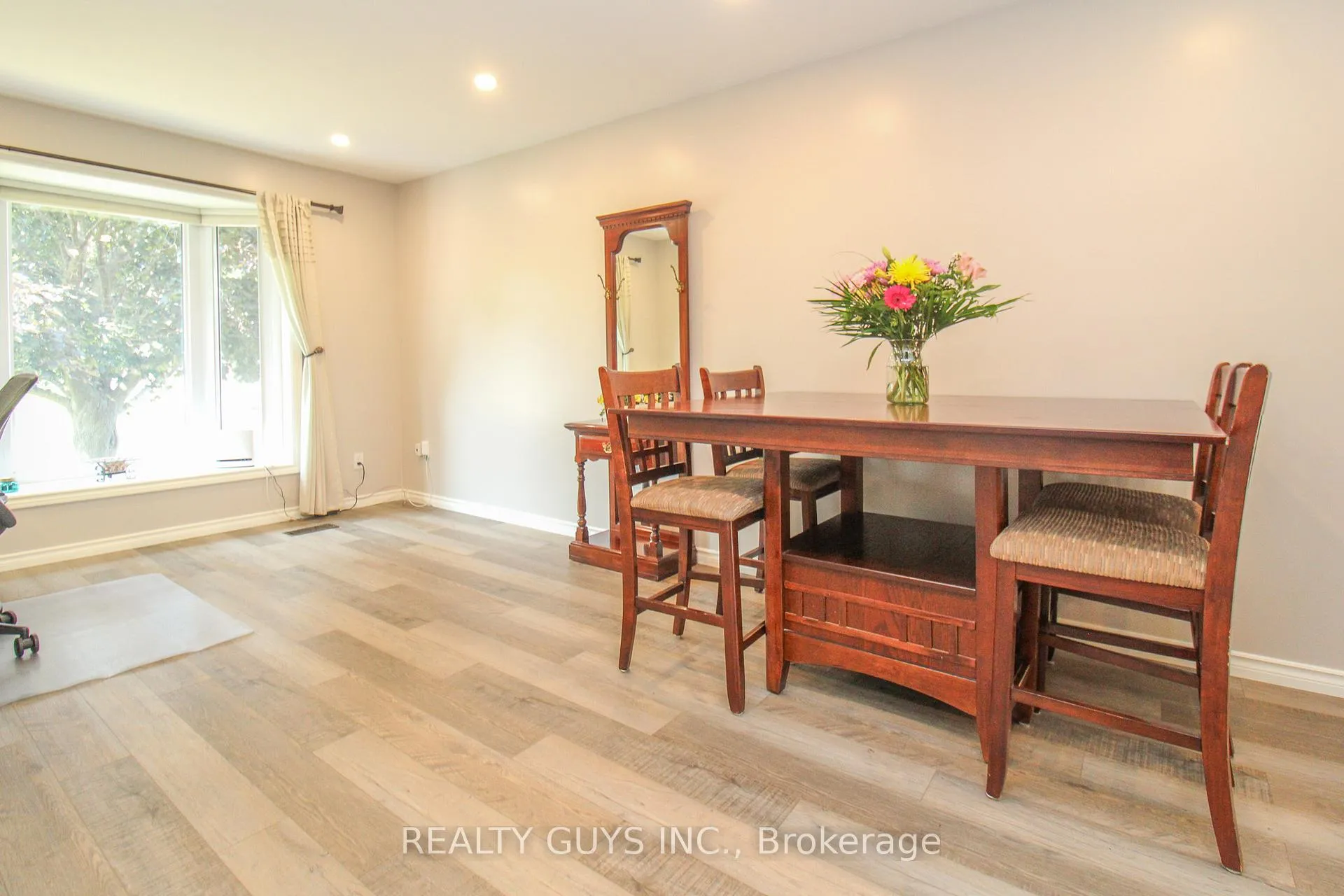 Photo 33 of 2515 Farmcrest Avenue, Peterborough, Ashburnham Ward 4 — HOMEH