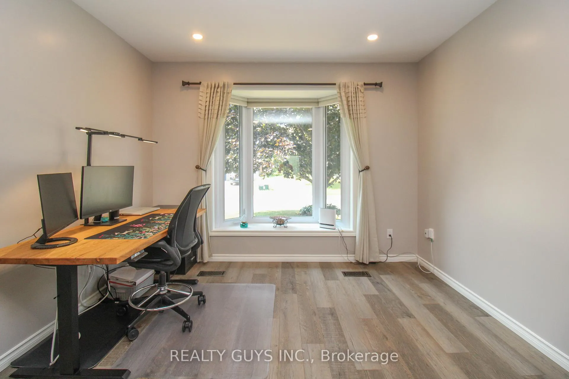 Photo 34 of 2515 Farmcrest Avenue, Peterborough, Ashburnham Ward 4 — HOMEH
