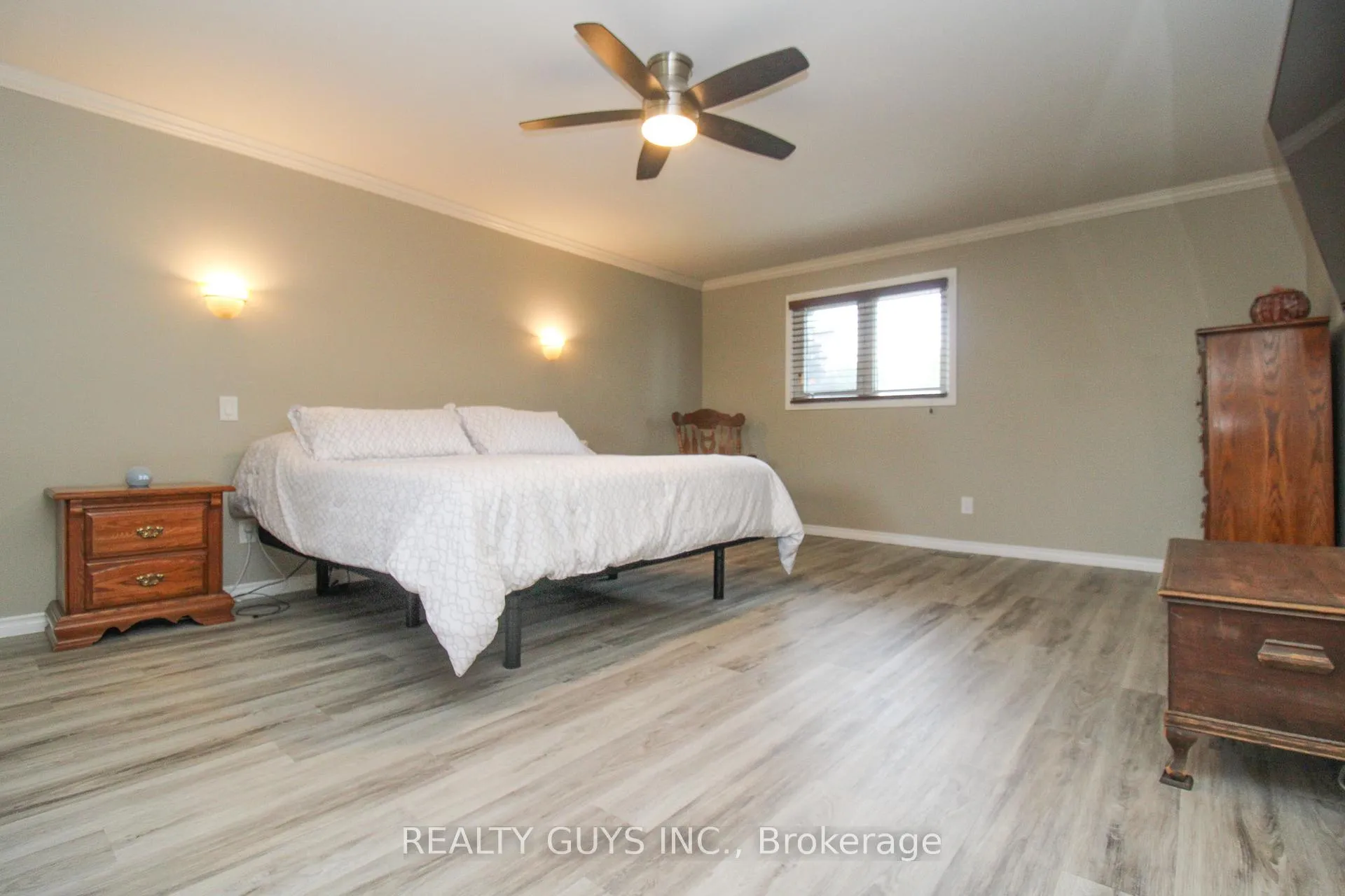 Photo 36 of 2515 Farmcrest Avenue, Peterborough, Ashburnham Ward 4 — HOMEH