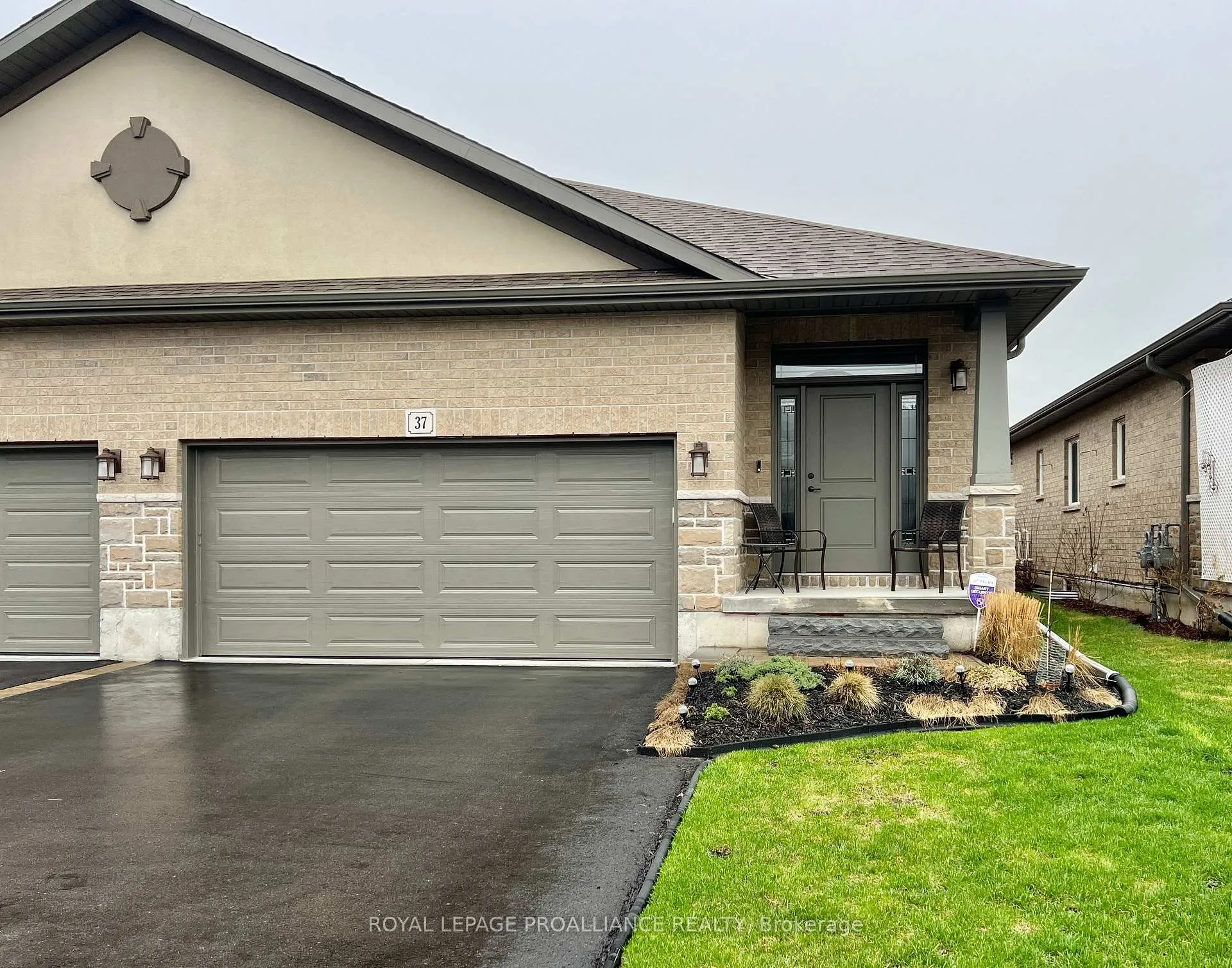 Photo 1 of 37 Farmington Crescent, Belleville, Thurlow Ward — HOMEH