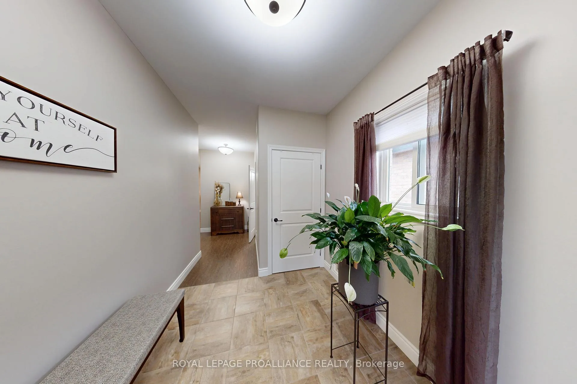 Photo 2 of 37 Farmington Crescent, Belleville, Thurlow Ward — HOMEH