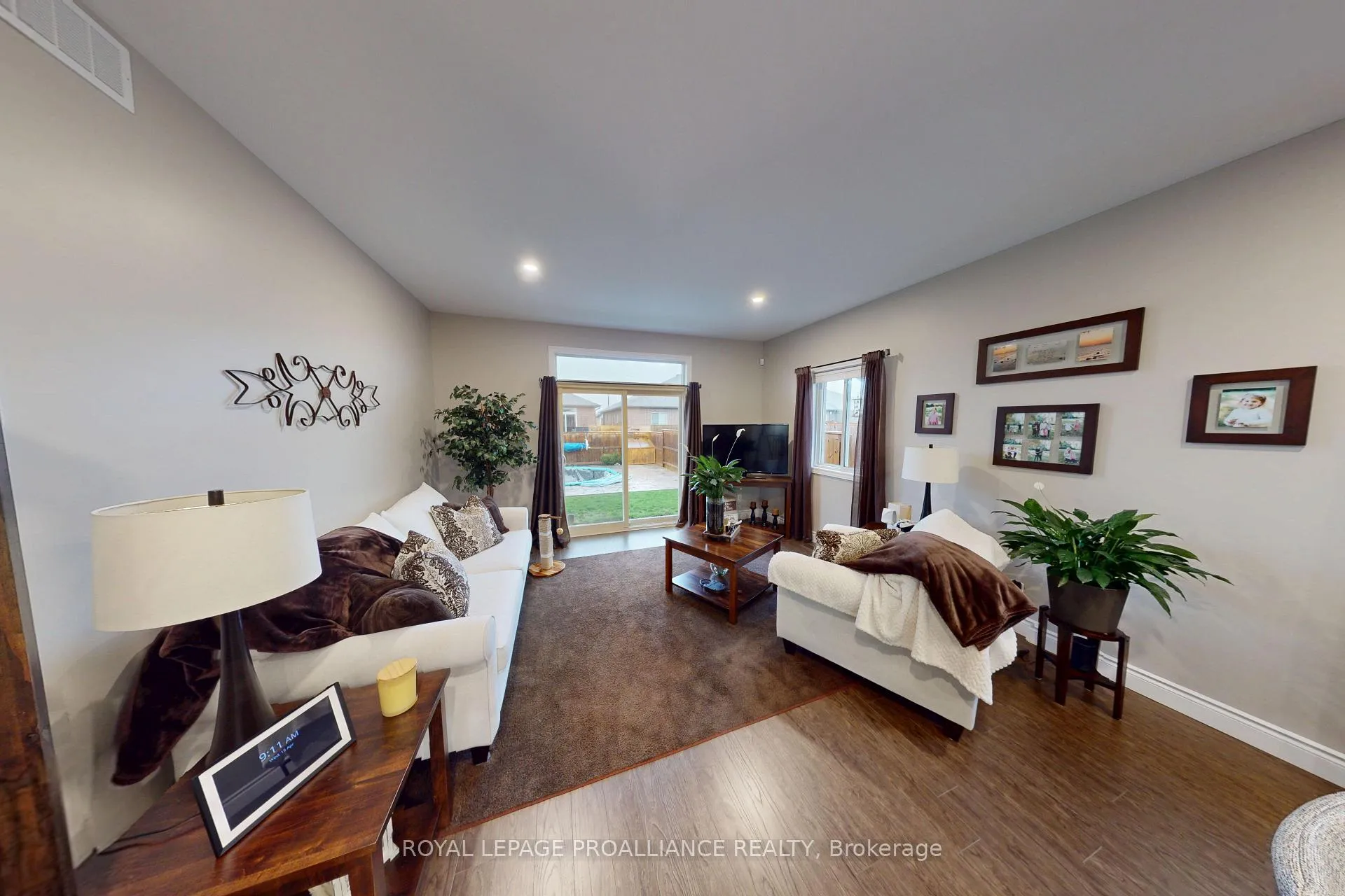 Photo 7 of 37 Farmington Crescent, Belleville, Thurlow Ward — HOMEH