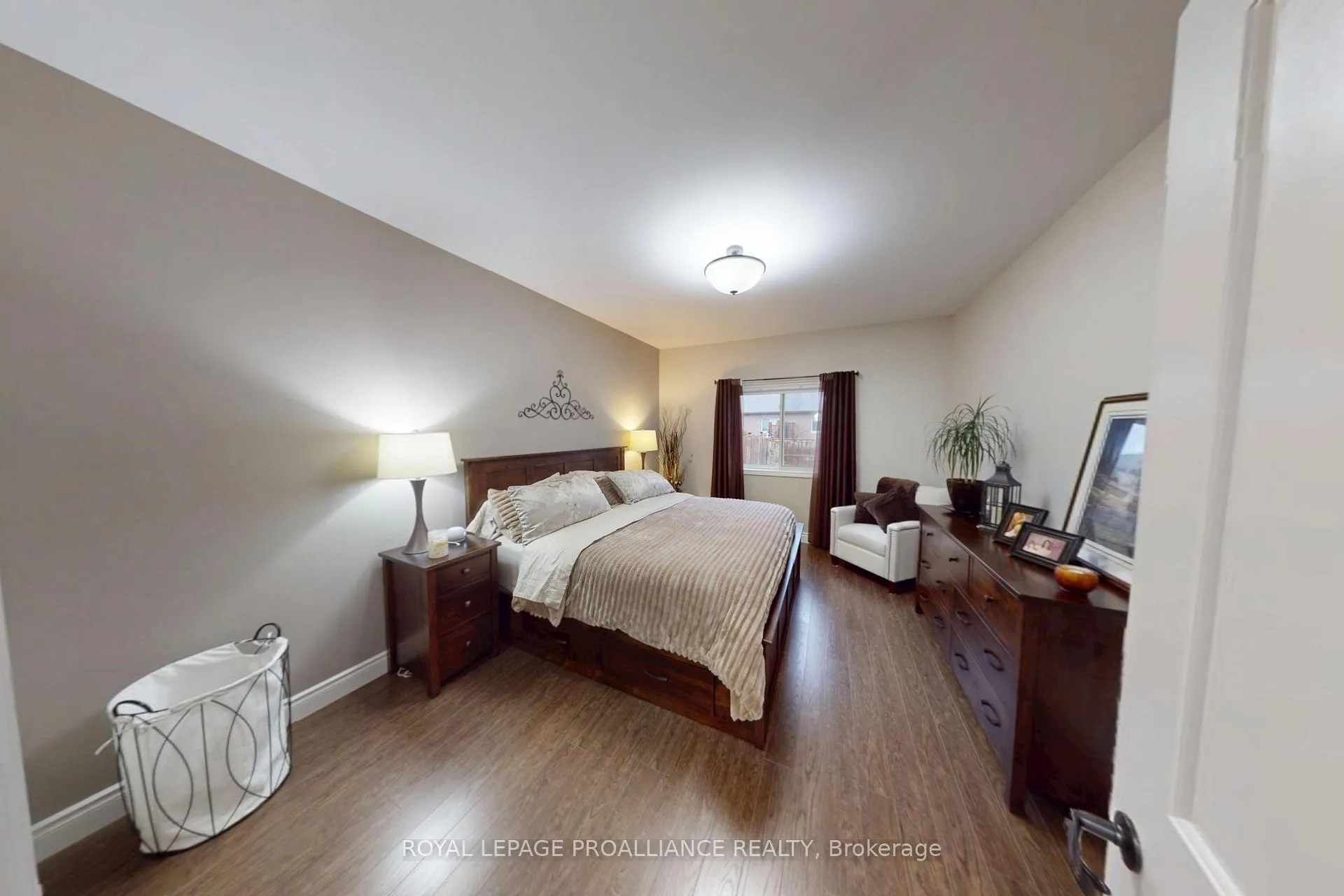 Photo 11 of 37 Farmington Crescent, Belleville, Thurlow Ward — HOMEH