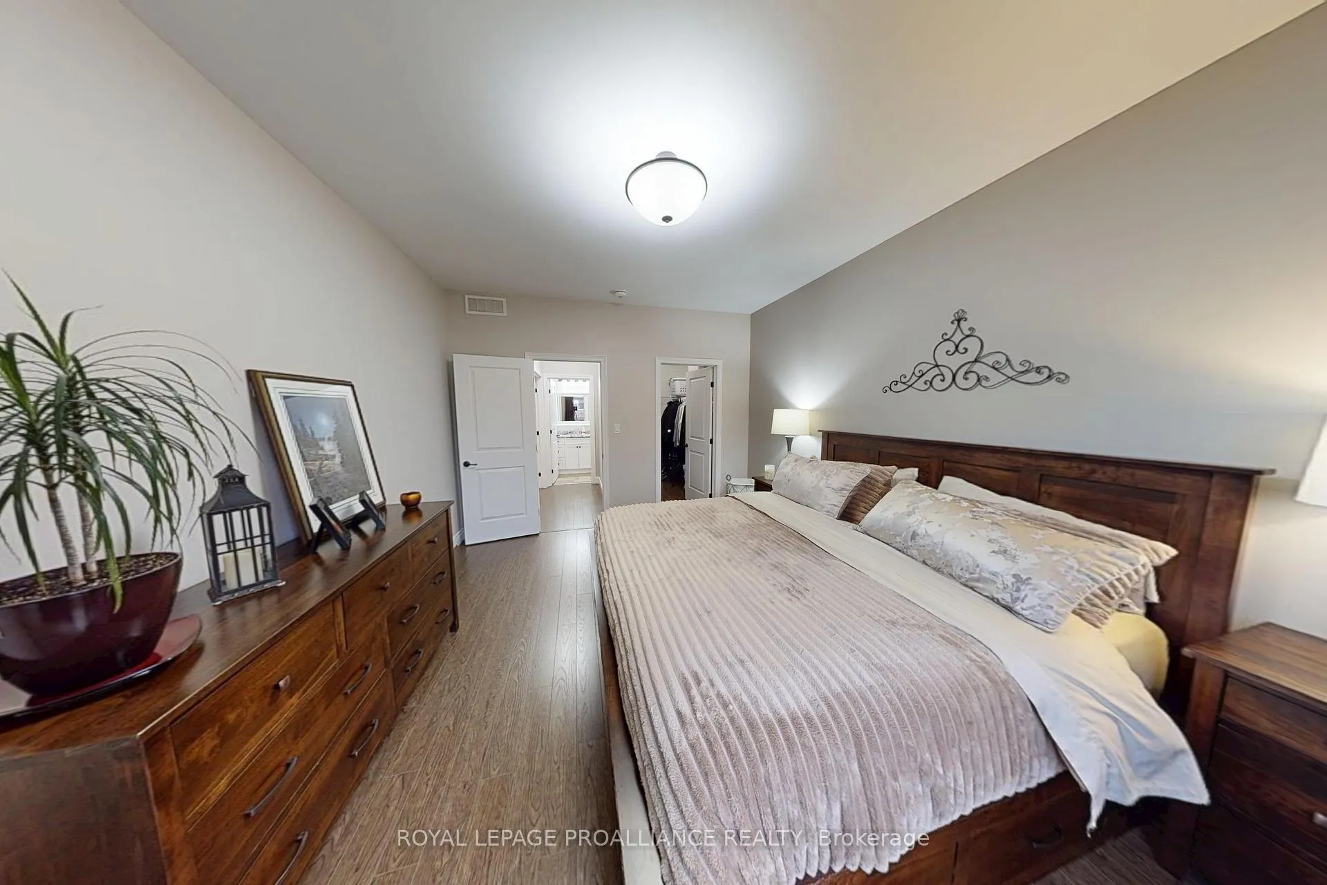 Photo 12 of 37 Farmington Crescent, Belleville, Thurlow Ward — HOMEH