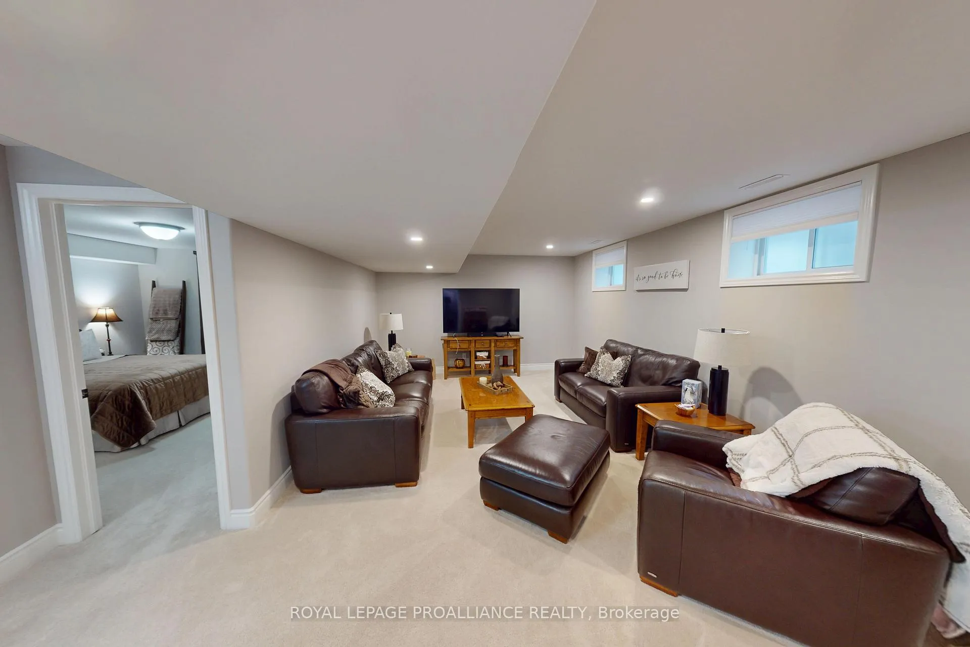 Photo 15 of 37 Farmington Crescent, Belleville, Thurlow Ward — HOMEH