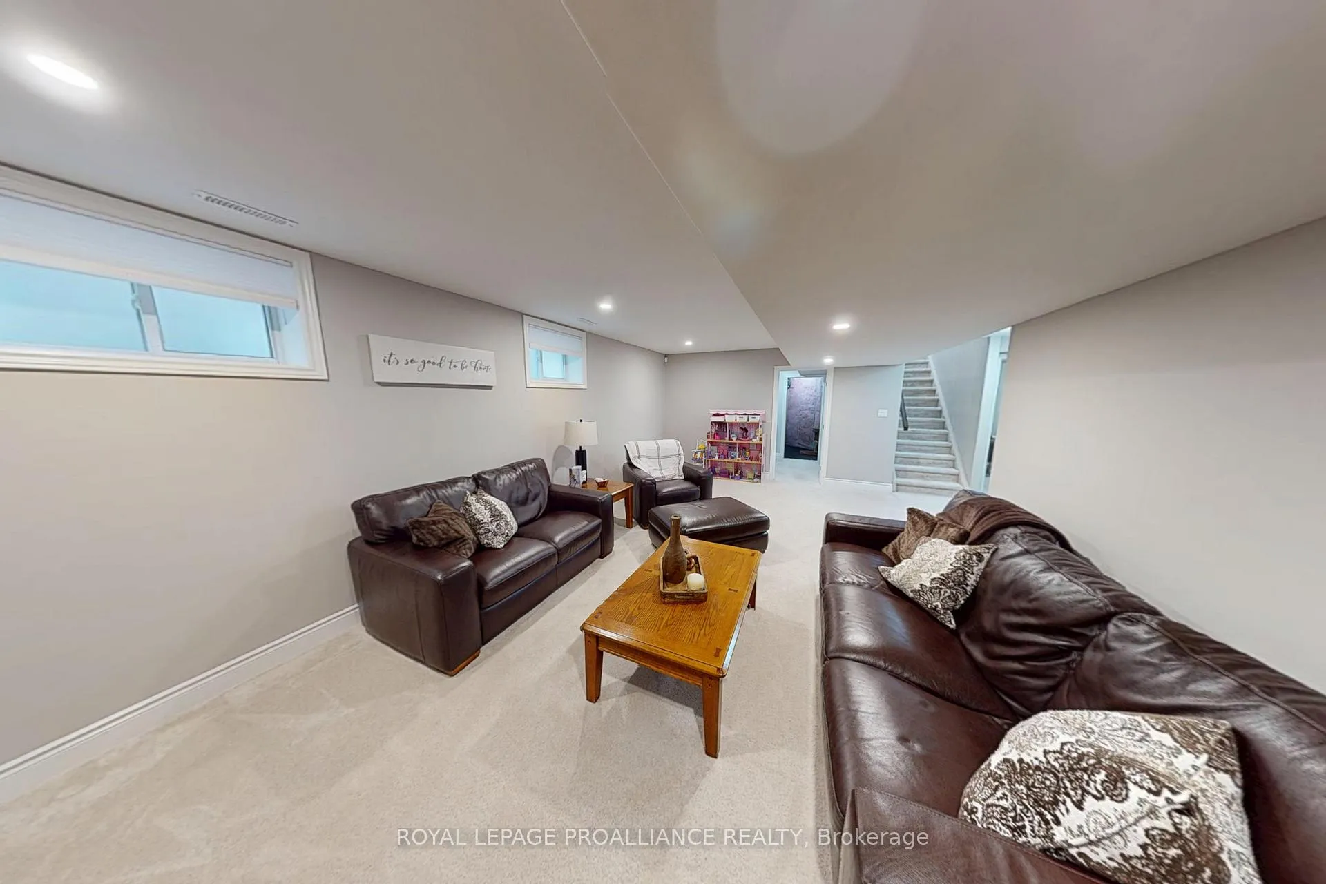 Photo 17 of 37 Farmington Crescent, Belleville, Thurlow Ward — HOMEH