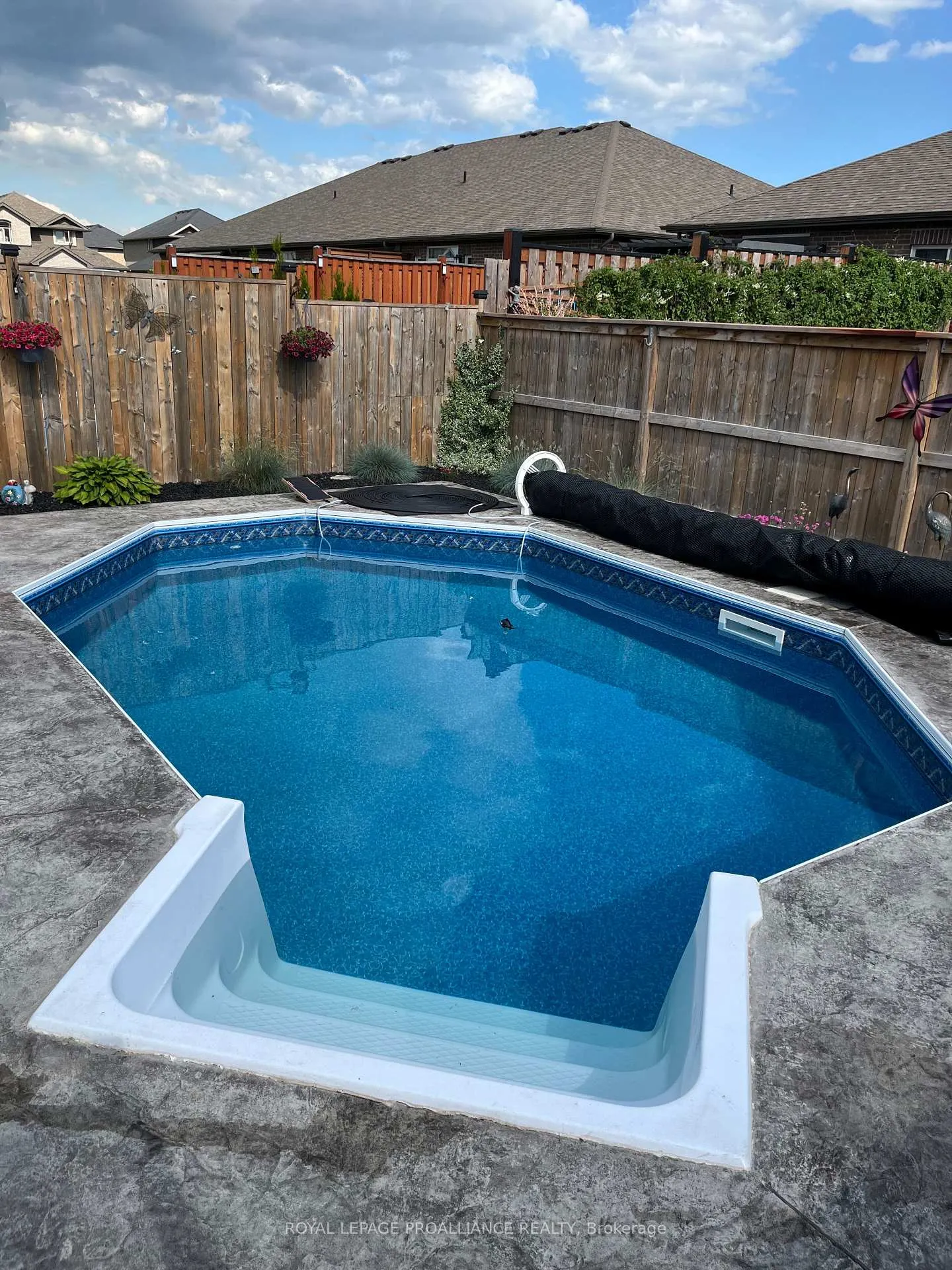 Photo 24 of 37 Farmington Crescent, Belleville, Thurlow Ward — HOMEH