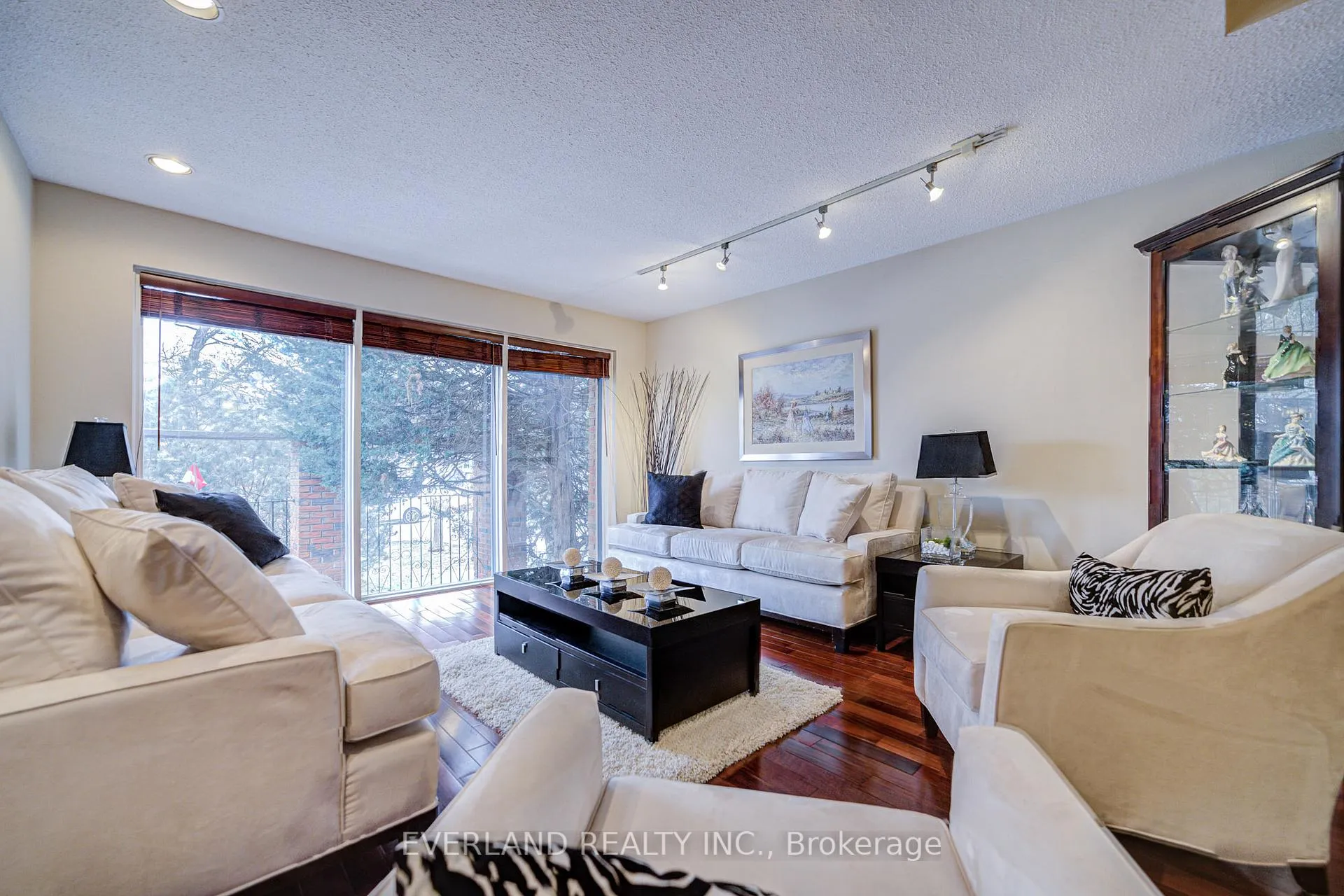 Photo 6 of 22 Hagerman Boulevard, Markham, Unionville — HOMEH