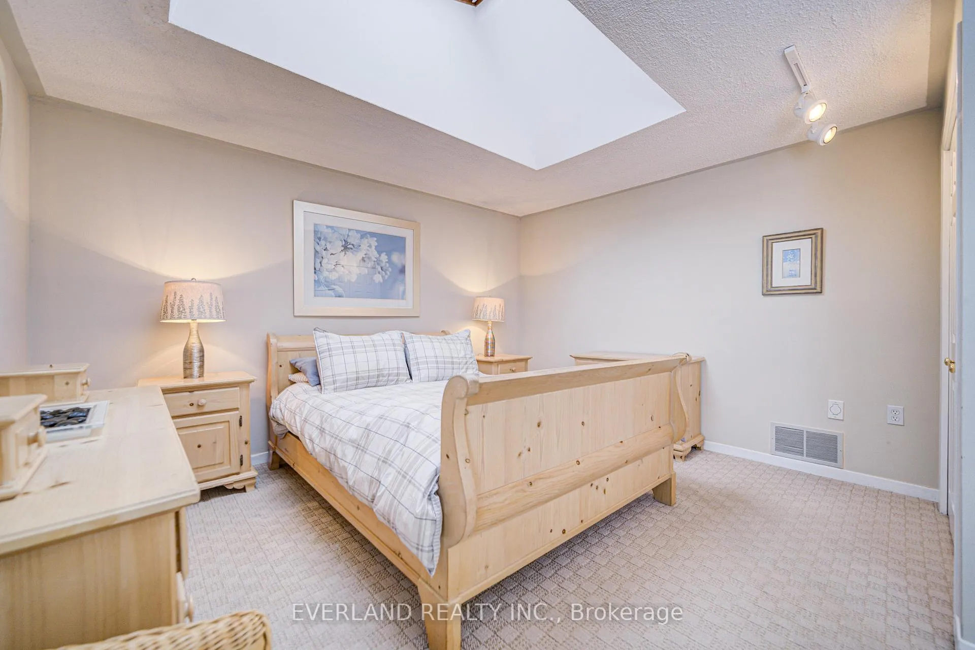 Photo 23 of 22 Hagerman Boulevard, Markham, Unionville — HOMEH
