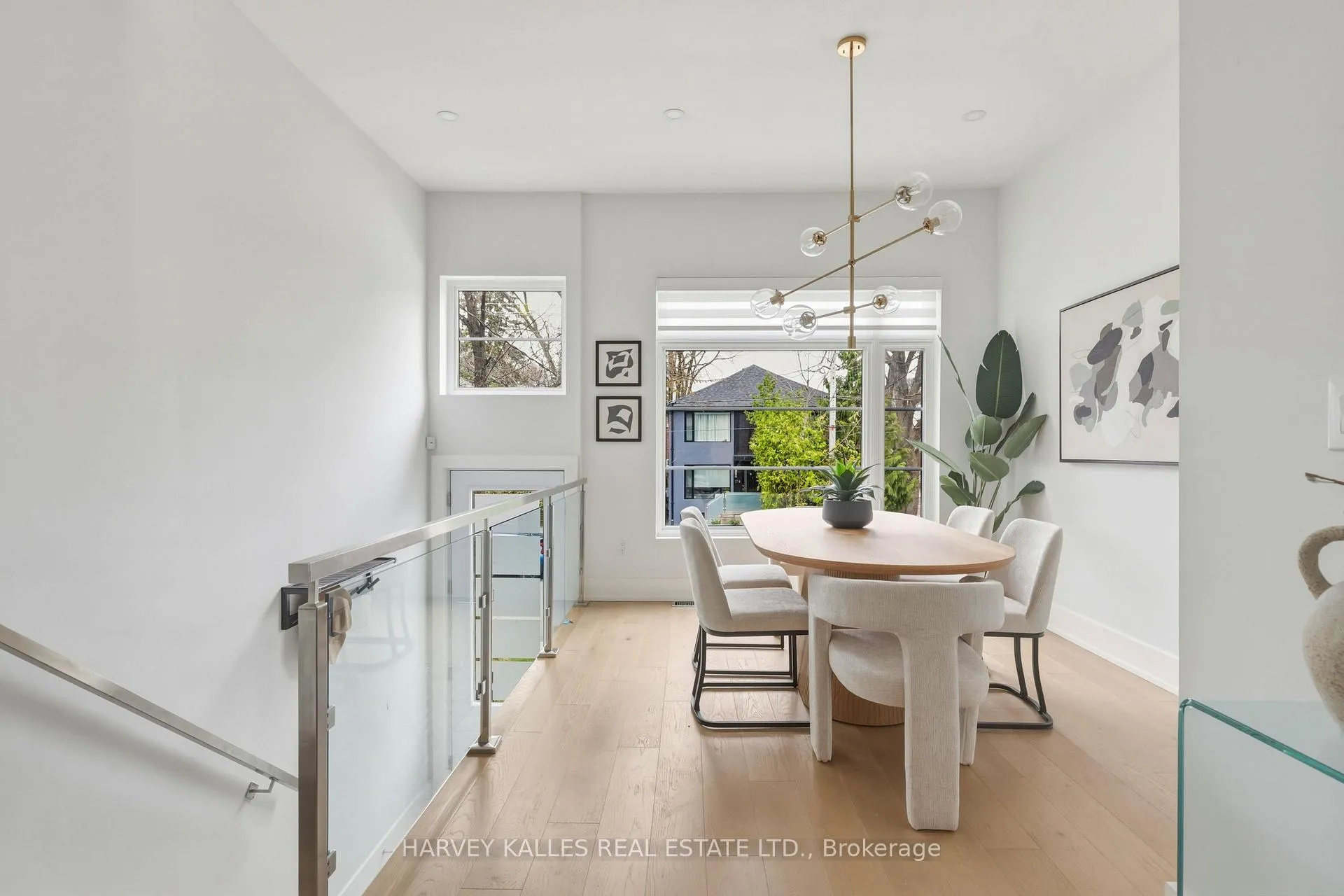 Photo 4 of 599 Soudan Avenue, Toronto, Mount Pleasant East — HOMEH