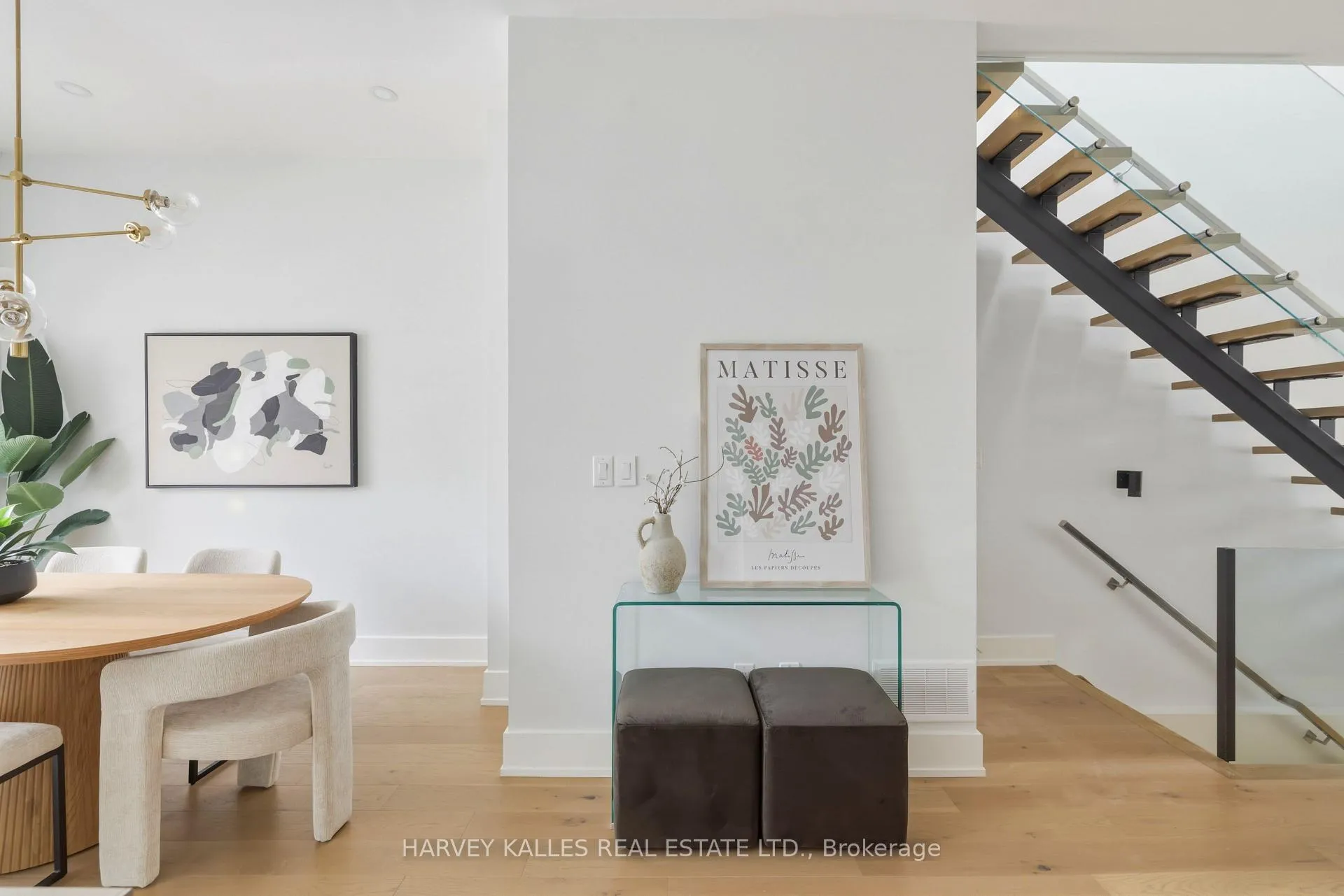 Photo 8 of 599 Soudan Avenue, Toronto, Mount Pleasant East — HOMEH