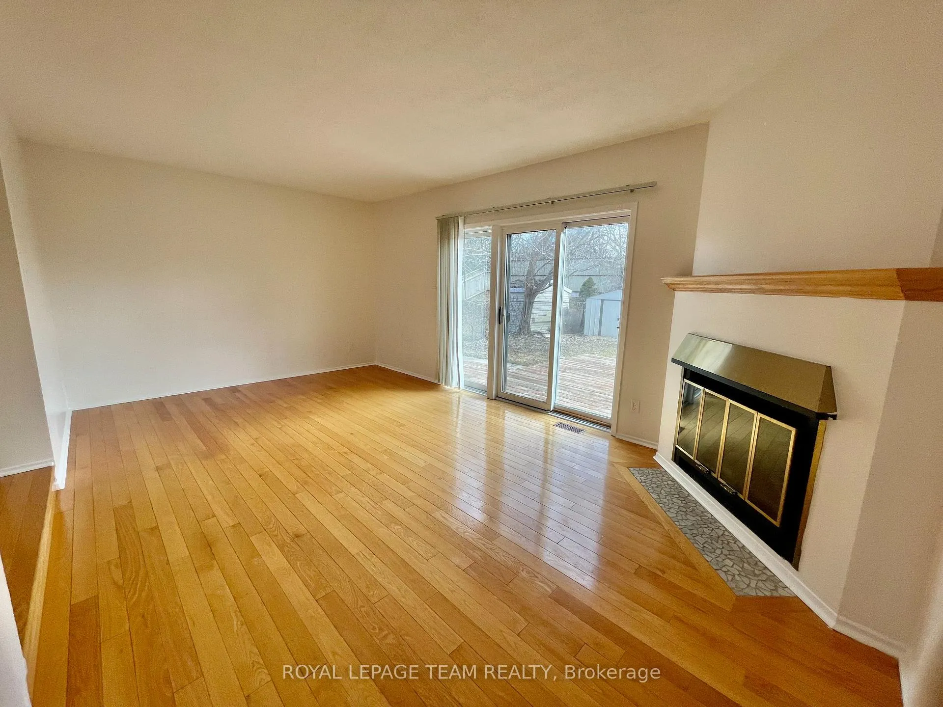 Photo 3 of 128 Pinetrail Crescent, Ottawa, Centrepointe — HOMEH