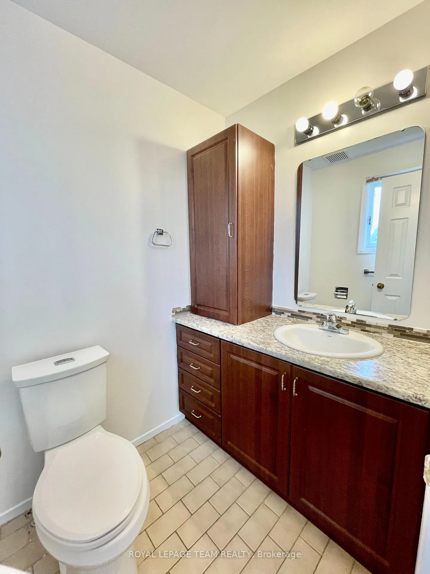 Photo 15 of 128 Pinetrail Crescent, Ottawa, Centrepointe — HOMEH