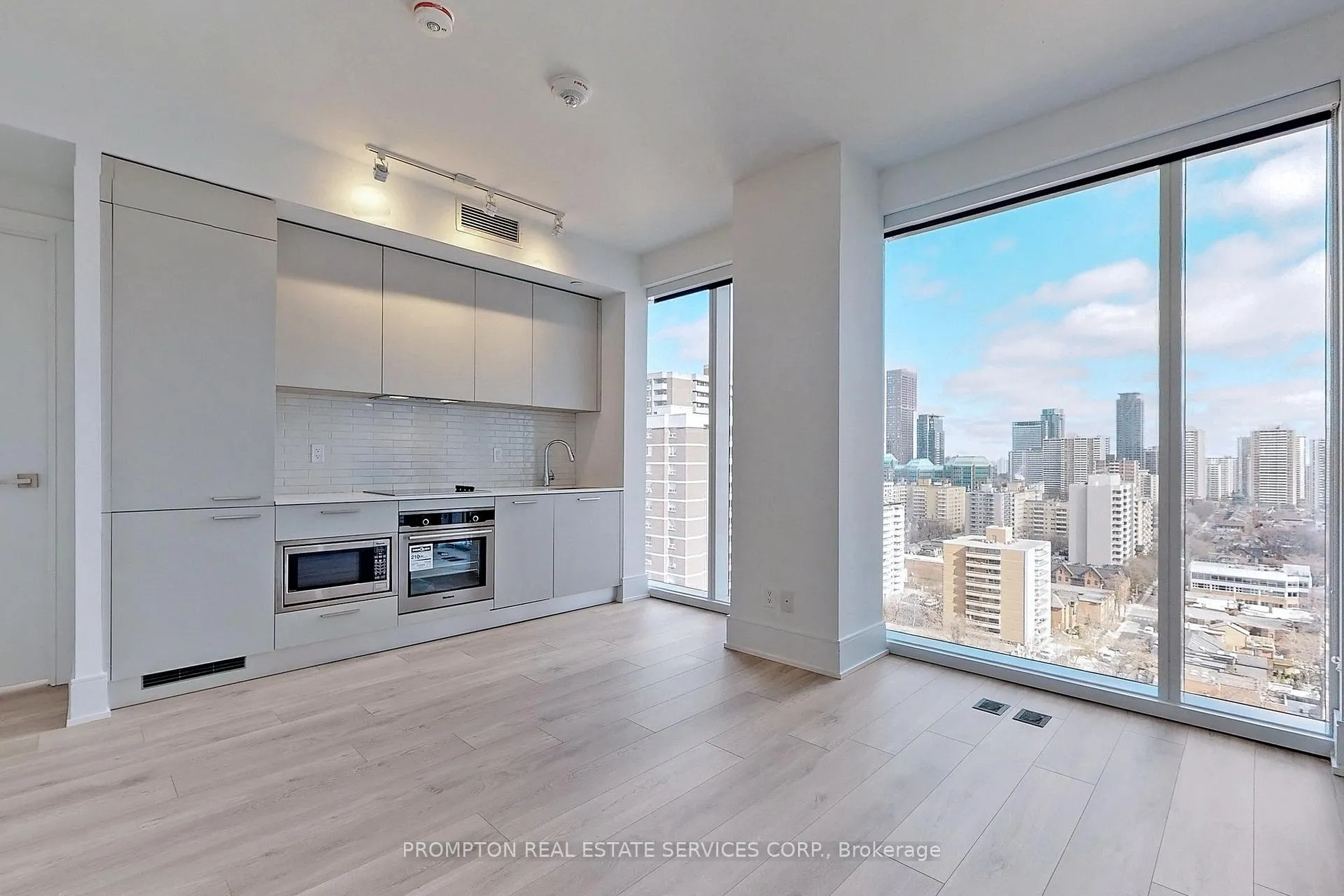 Photo 1 of Unit 1917, 3 Gloucester Street, Toronto, Church-Yonge Corridor — HOMEH