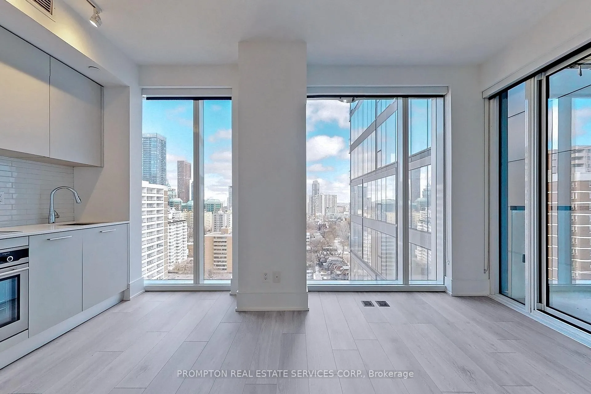 Photo 2 of Unit 1917, 3 Gloucester Street, Toronto, Church-Yonge Corridor — HOMEH