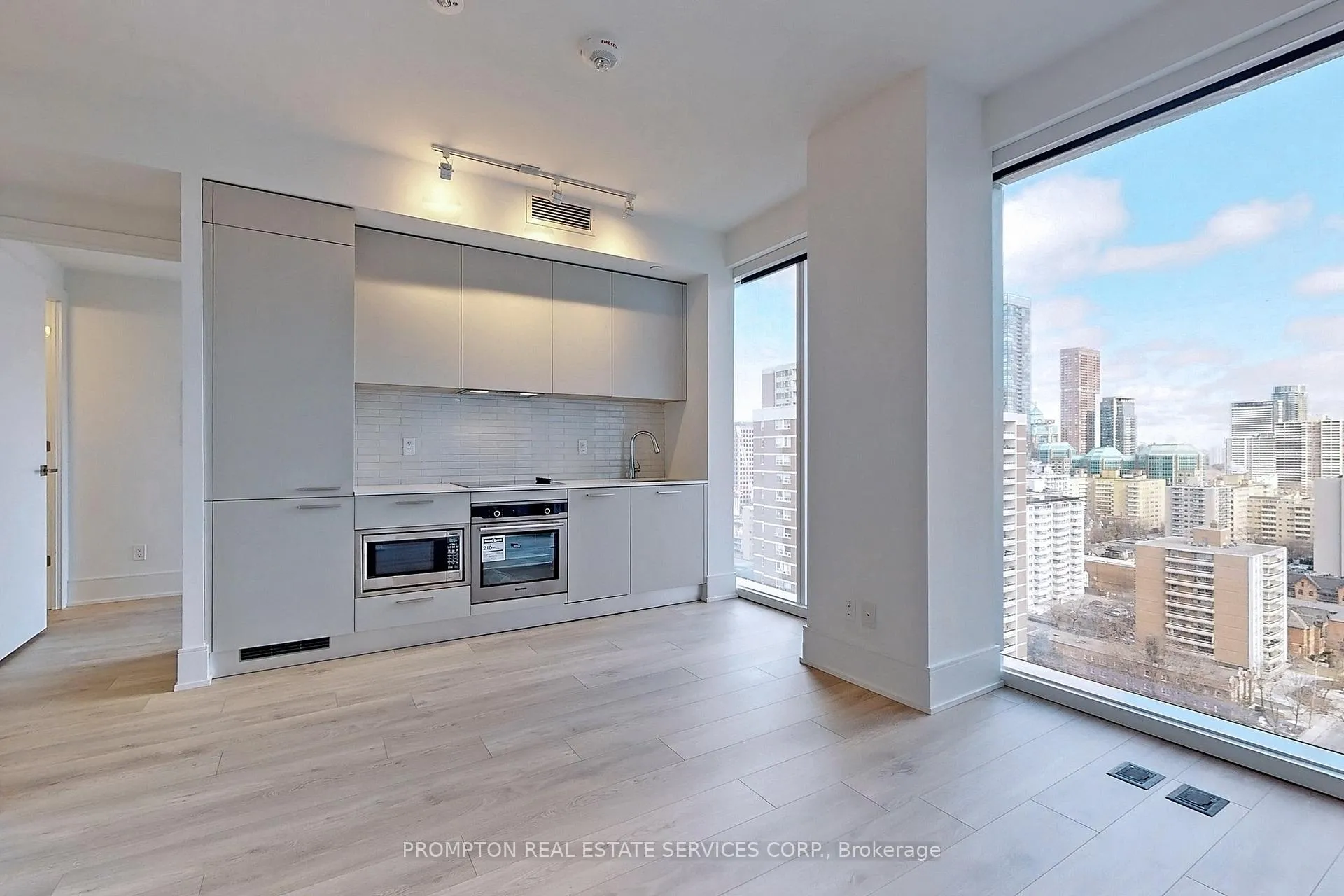 Photo 3 of Unit 1917, 3 Gloucester Street, Toronto, Church-Yonge Corridor — HOMEH