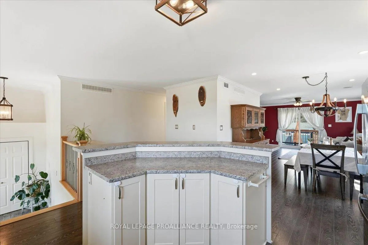 Photo 11 of 735 Shannon Road, Tyendinaga, Tyendinaga Township — HOMEH