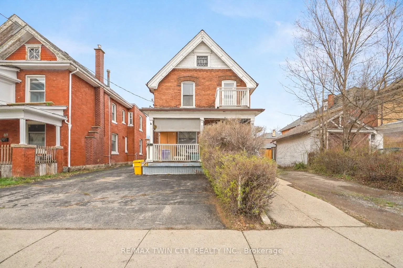 Photo 2 of 10 Henrietta Street, Brantford, Lansdowne — HOMEH