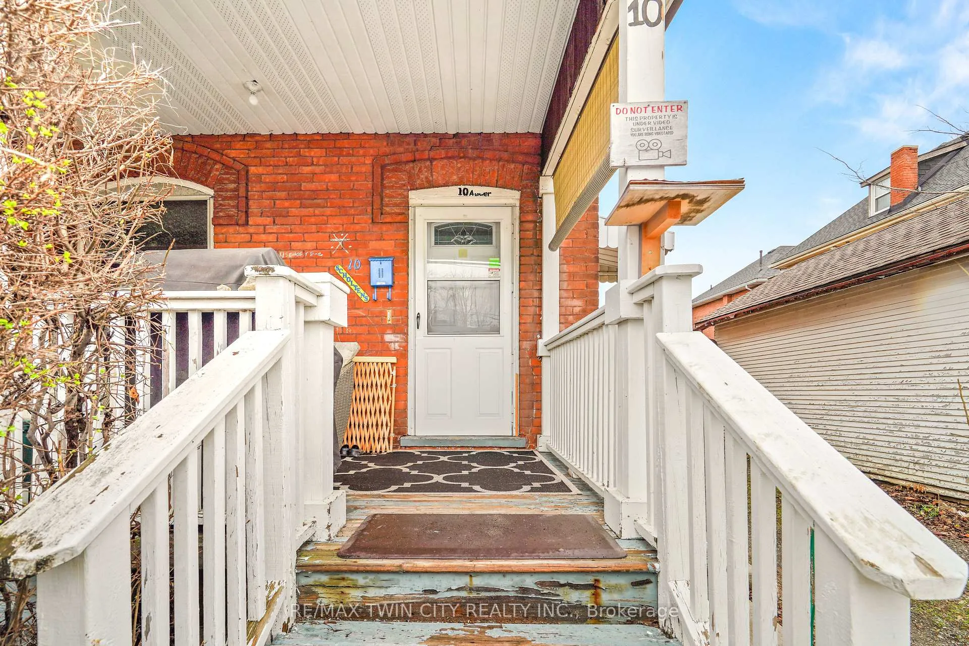 Photo 4 of 10 Henrietta Street, Brantford, Lansdowne — HOMEH
