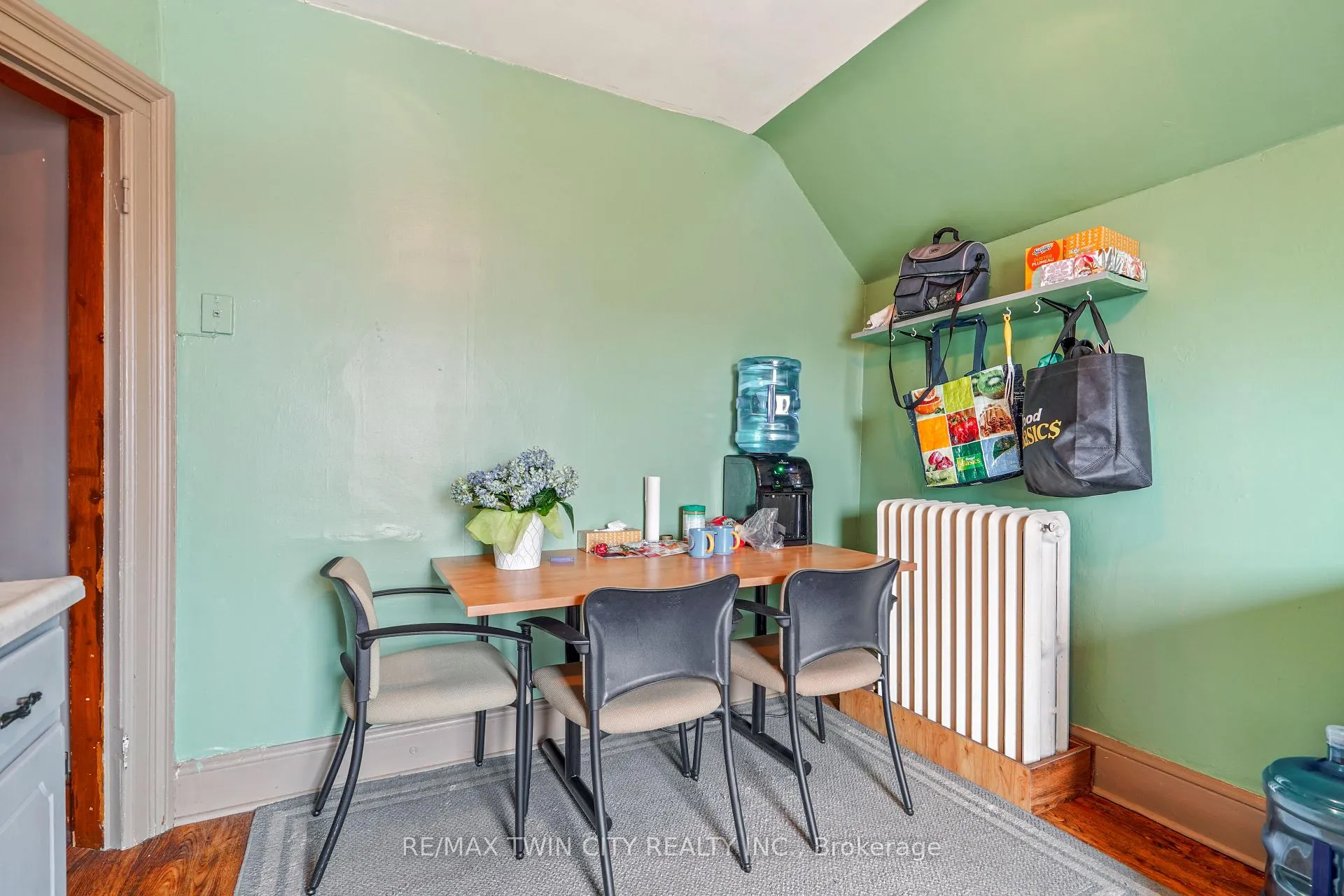 Photo 8 of 10 Henrietta Street, Brantford, Lansdowne — HOMEH