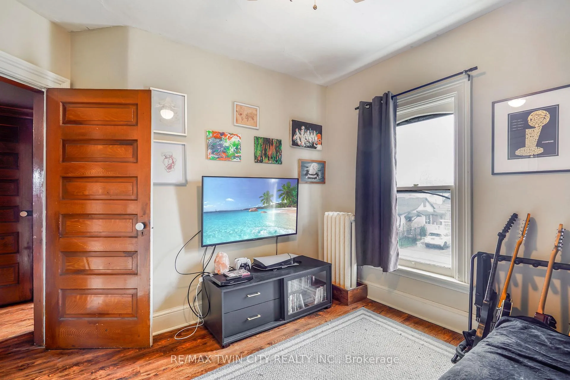 Photo 11 of 10 Henrietta Street, Brantford, Lansdowne — HOMEH