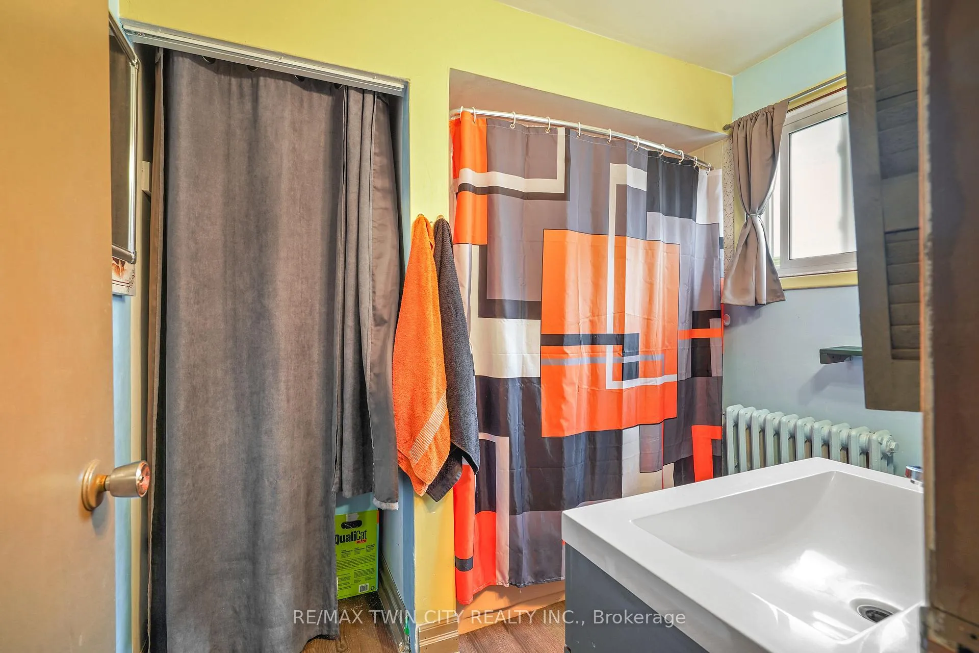 Photo 29 of 10 Henrietta Street, Brantford, Lansdowne — HOMEH