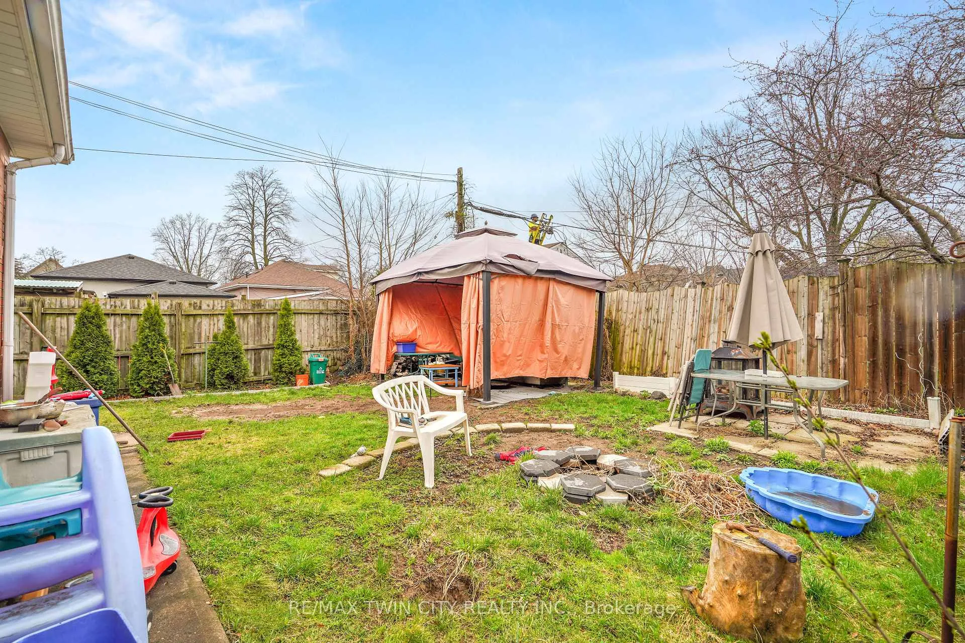 Photo 32 of 10 Henrietta Street, Brantford, Lansdowne — HOMEH
